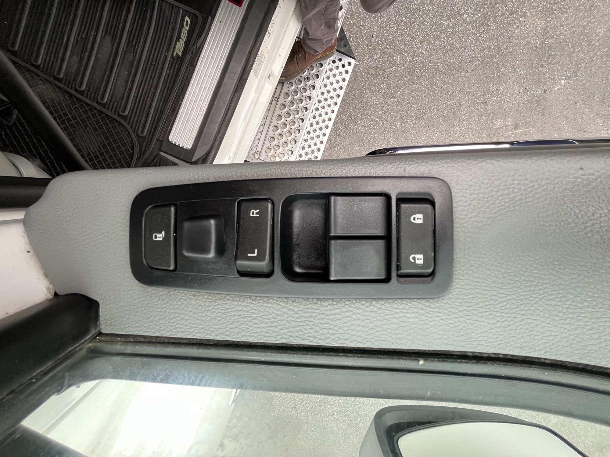 2018 Kenworth T680 JJ224363U-19 2018 Kenworth T680 JJ224363U-19