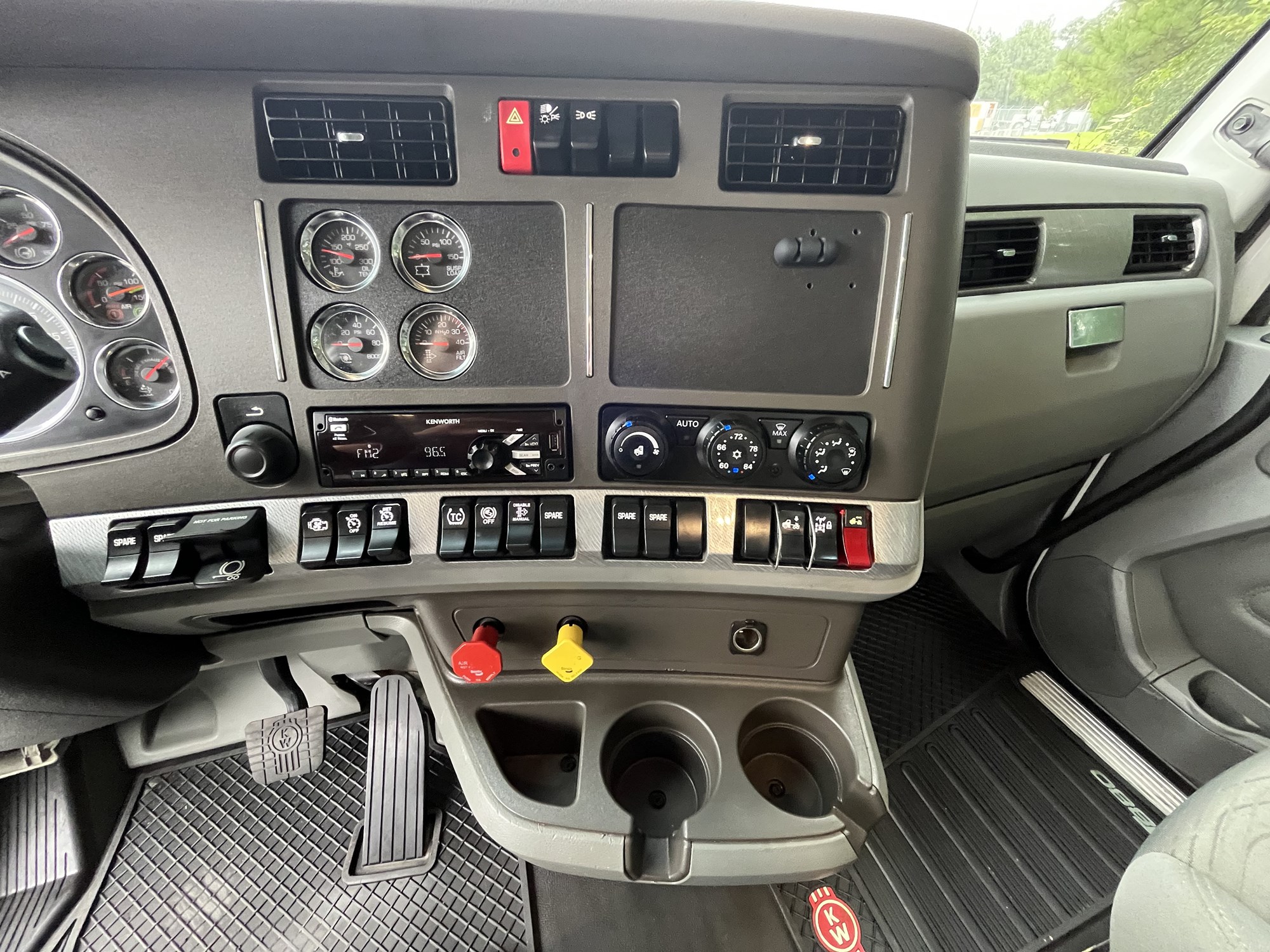 2018 Kenworth T680 JJ224363U-23 2018 Kenworth T680 JJ224363U-23