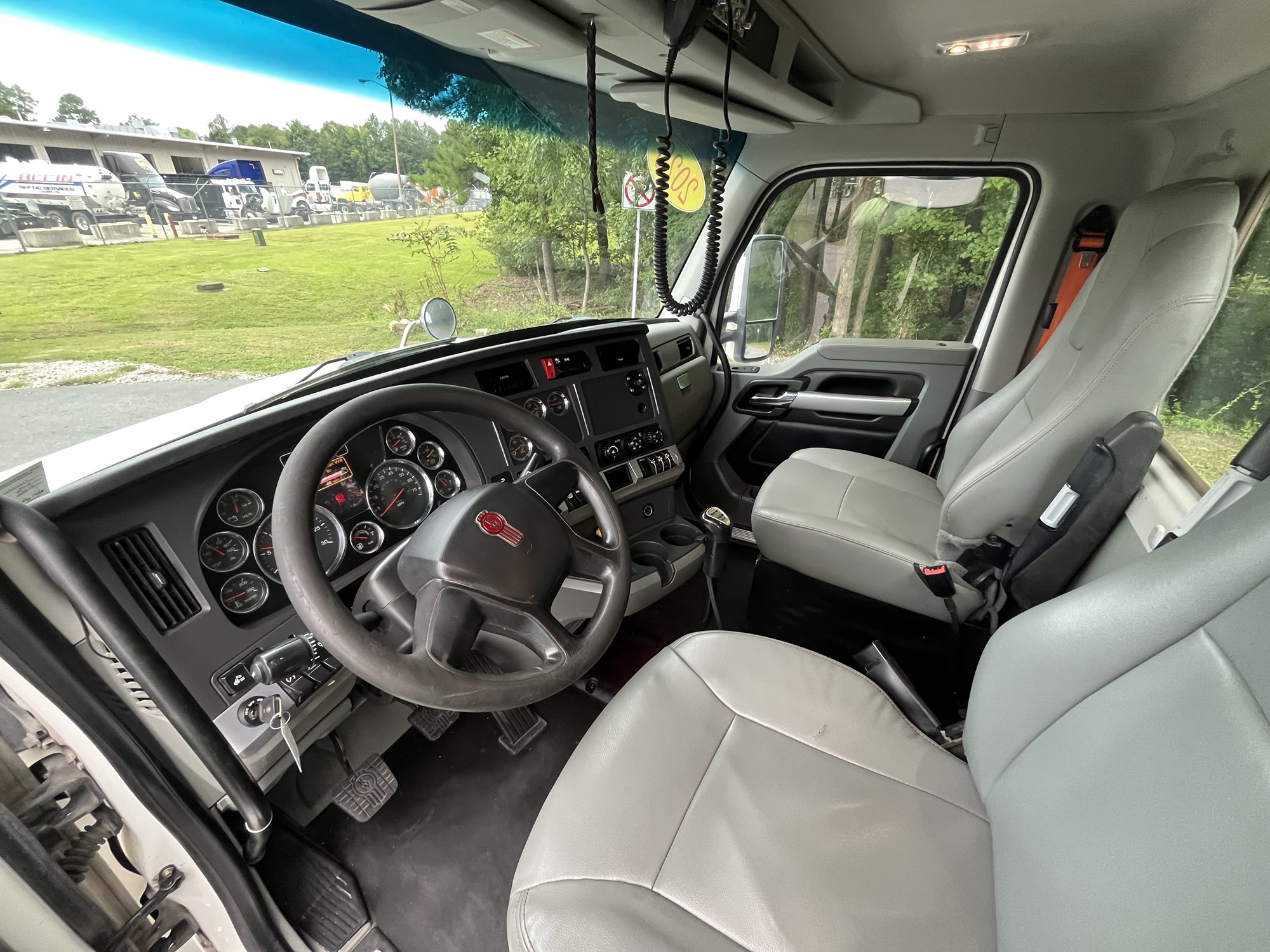 2020 Kenworth T880 LJ417454U-11 2020 Kenworth T880 LJ417454U-11