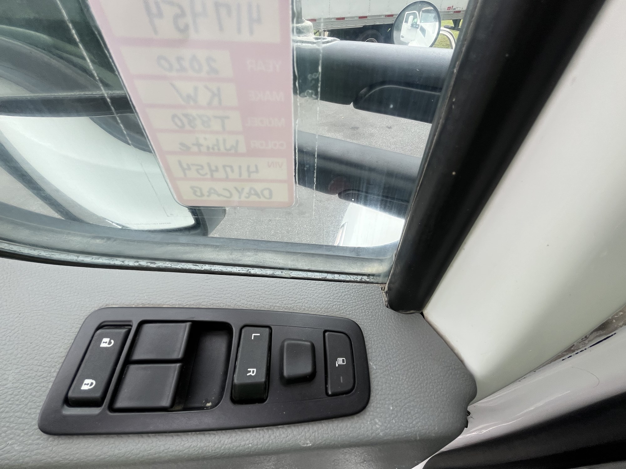 2020 Kenworth T880 LJ417454U-13 2020 Kenworth T880 LJ417454U-13