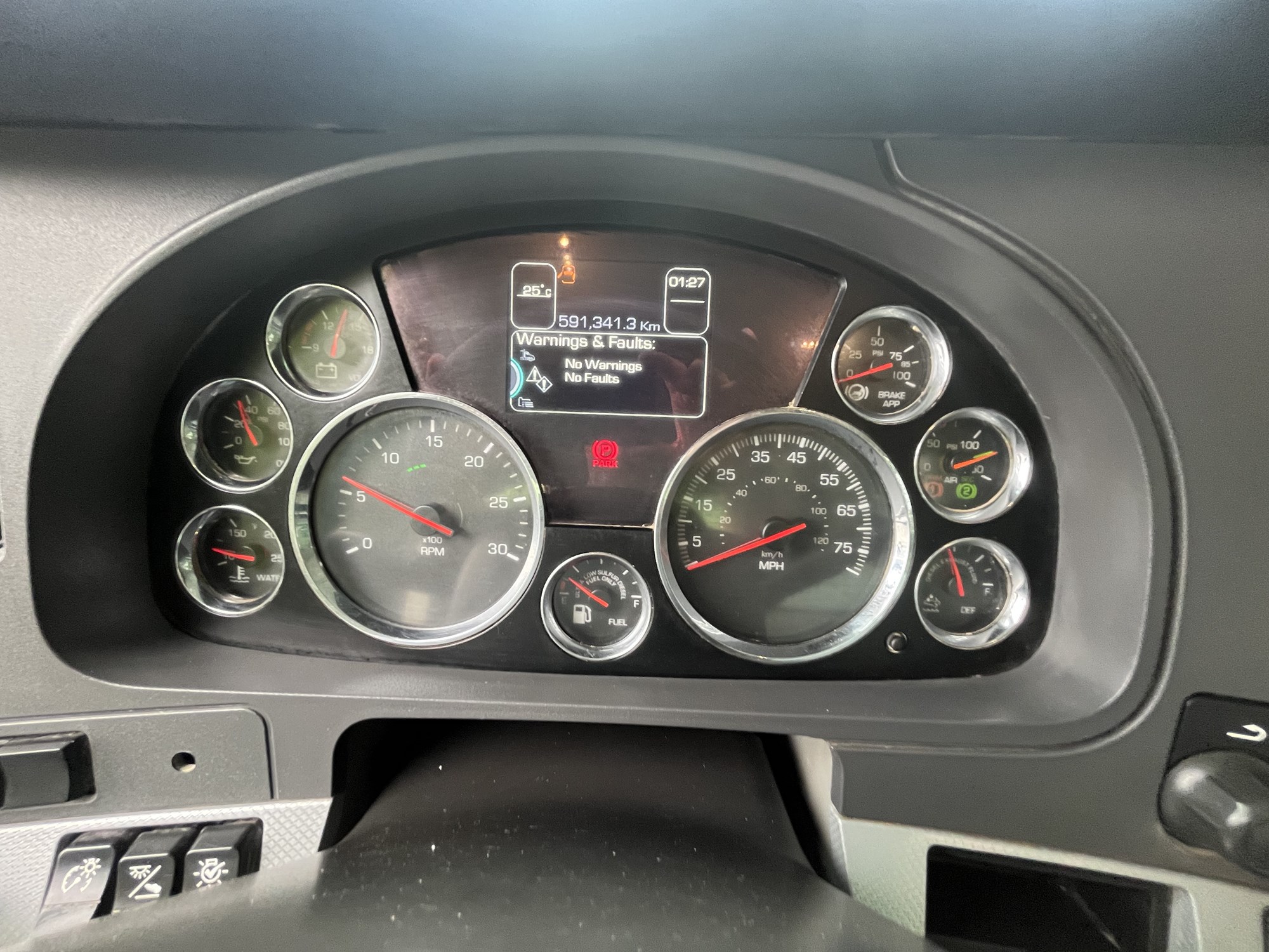 2020 Kenworth T880 LJ417454U-17 2020 Kenworth T880 LJ417454U-17