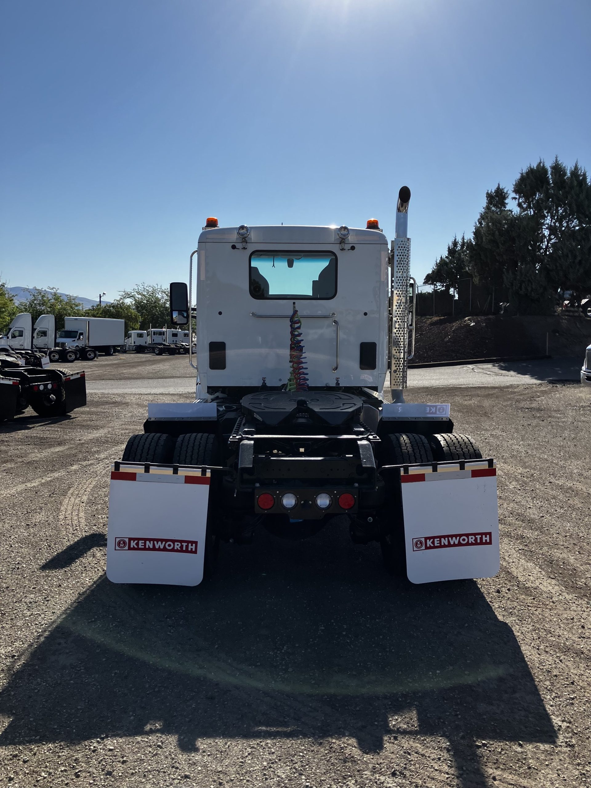 2024 Kenworth T880 - image 3 of 4