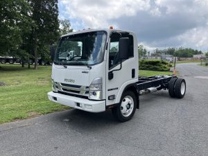 2025 Isuzu NRR GAS 1U3 SSR04682-01