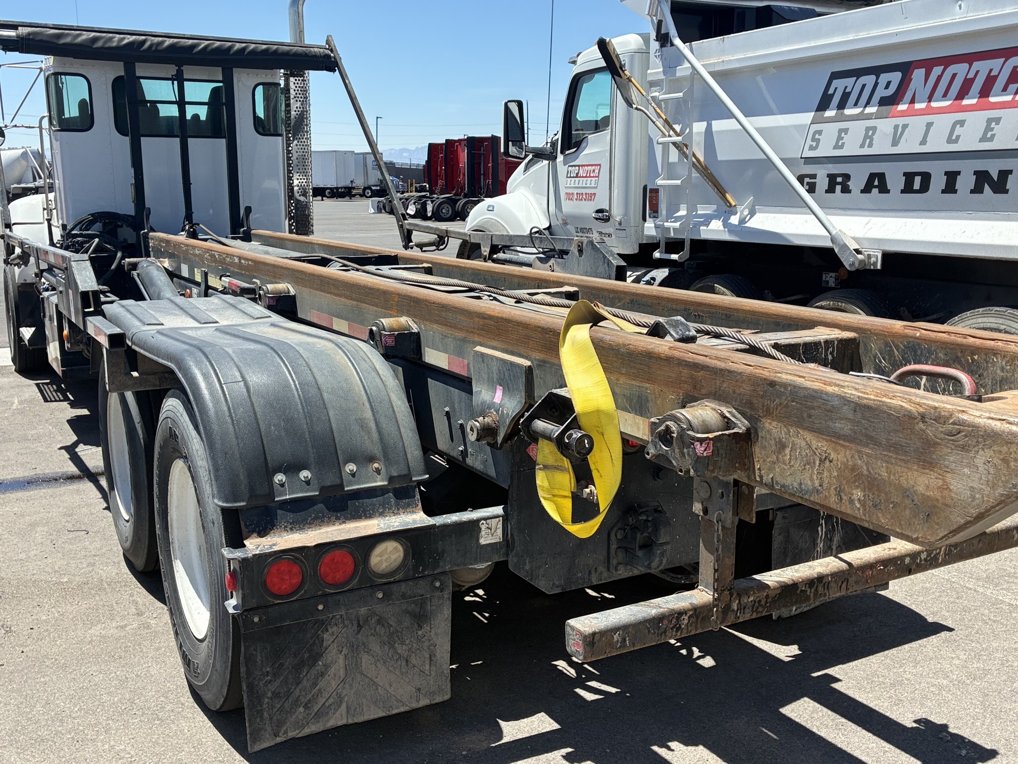 2019 Kenworth T440 - image 3 of 6