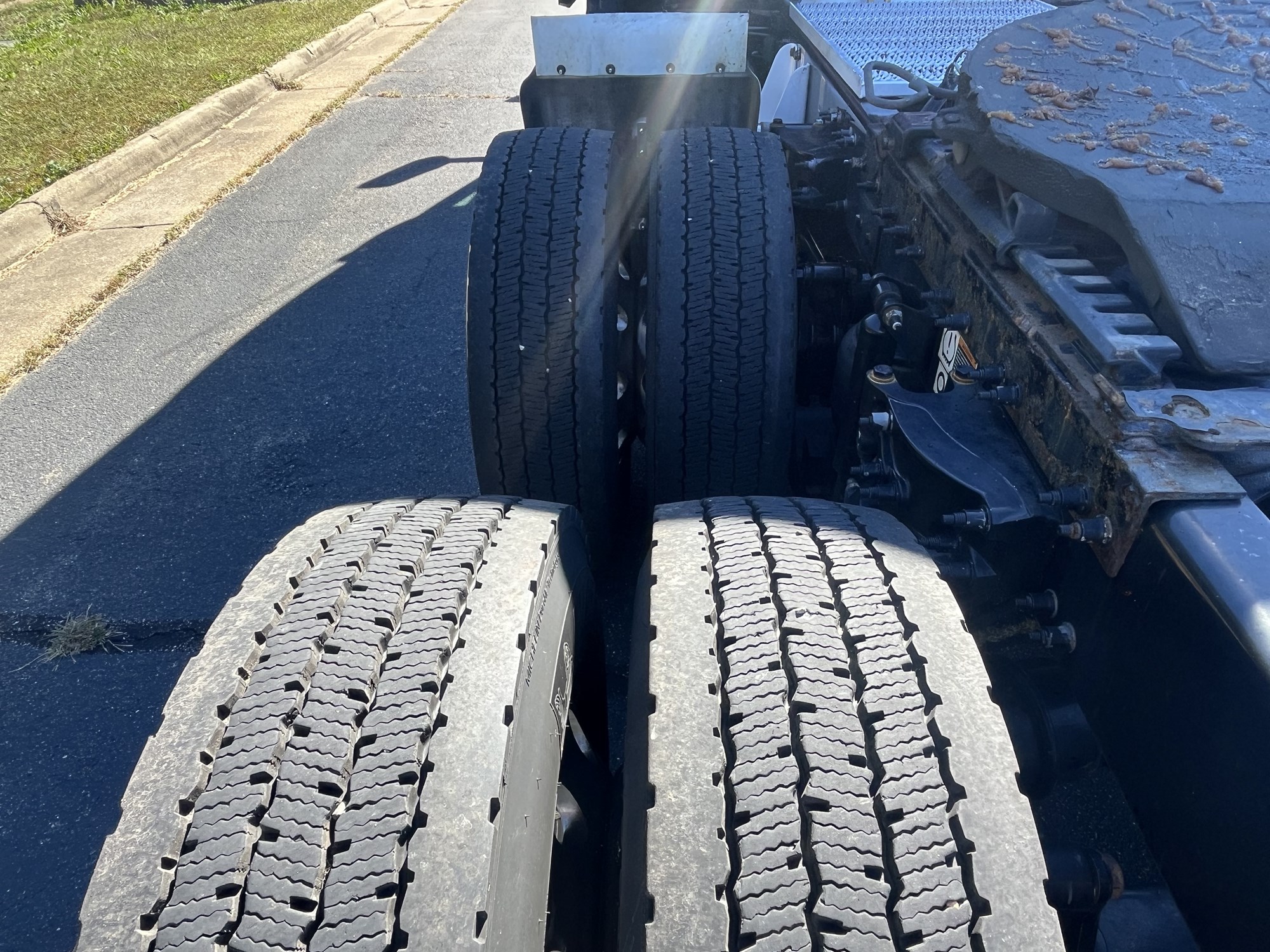 2023 Peterbilt 579 PD862309U-09 2023 Peterbilt 579 PD862309U-09