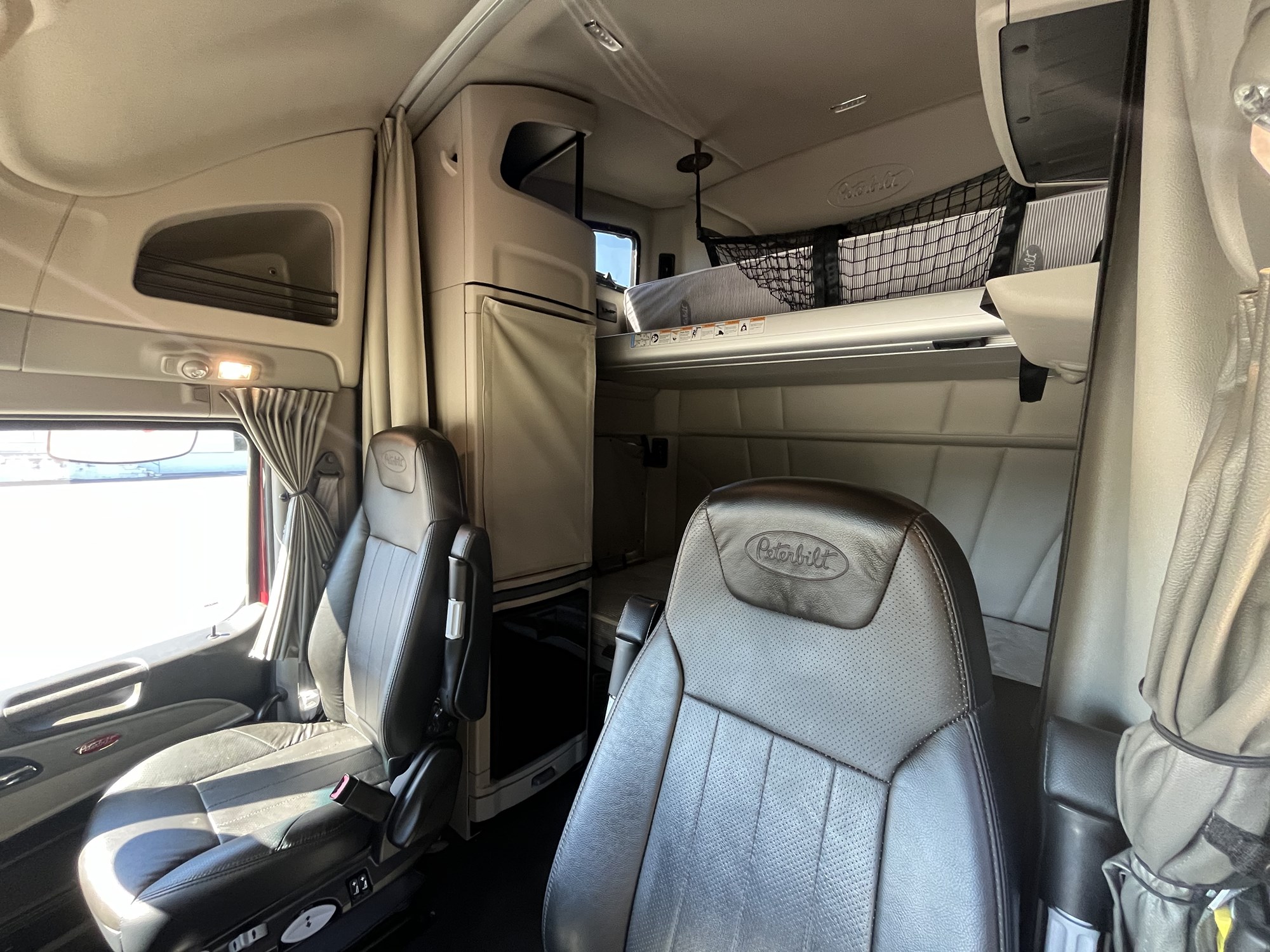 2023 Peterbilt 579 PD862309U-18 2023 Peterbilt 579 PD862309U-18