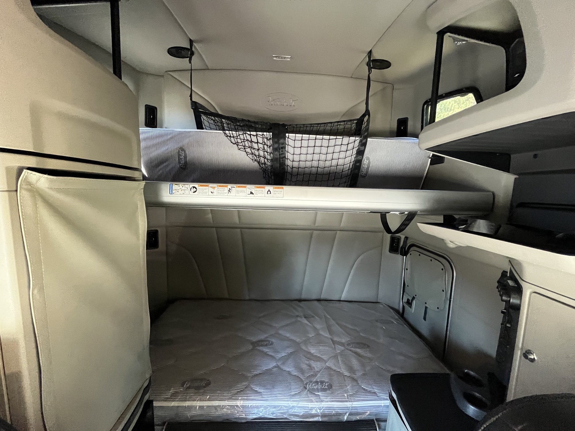 2023 Peterbilt 579 PD862309U-22 2023 Peterbilt 579 PD862309U-22