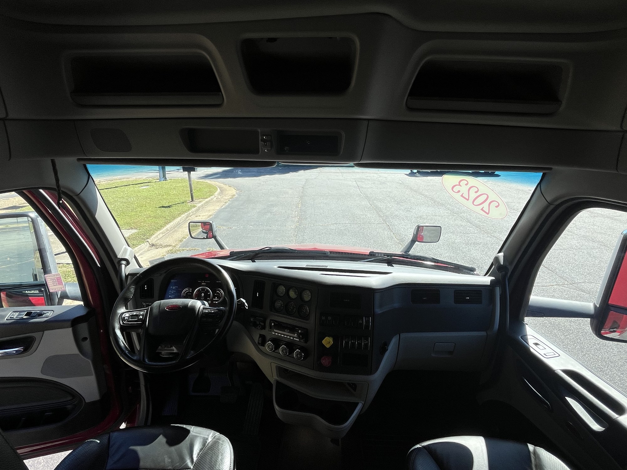 2023 Peterbilt 579 PD862309U-25 2023 Peterbilt 579 PD862309U-25