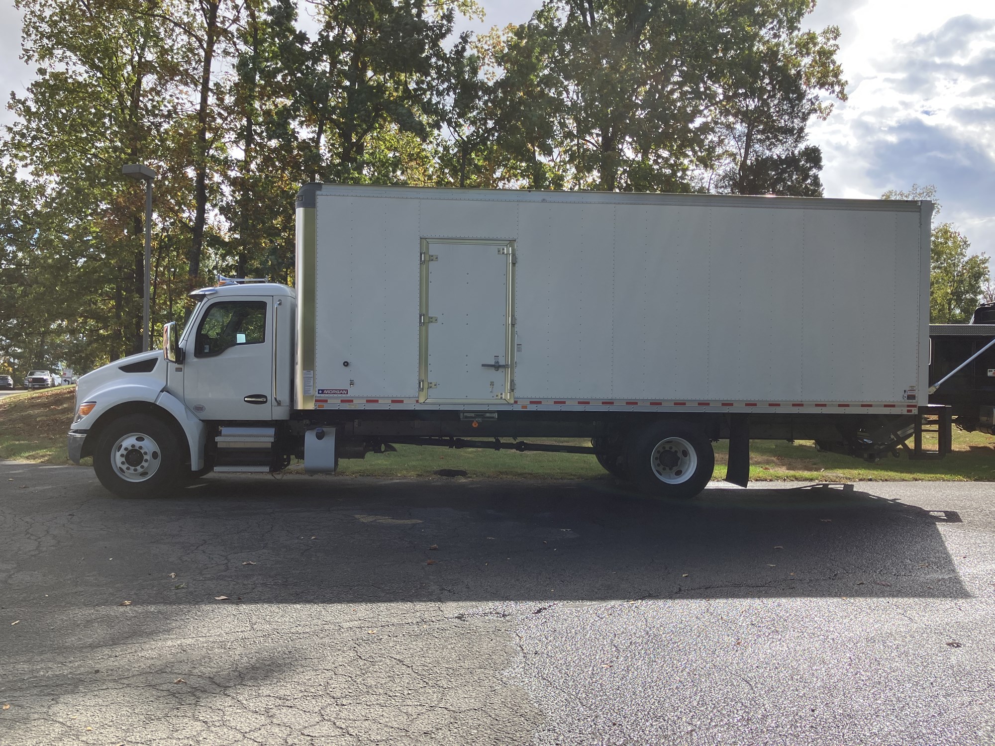 2025 Kenworth T280 - image 2 of 6