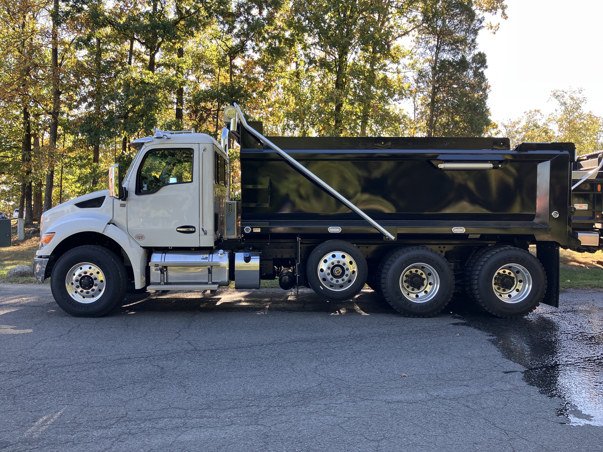 2025 Kenworth T480 - image 2 of 6
