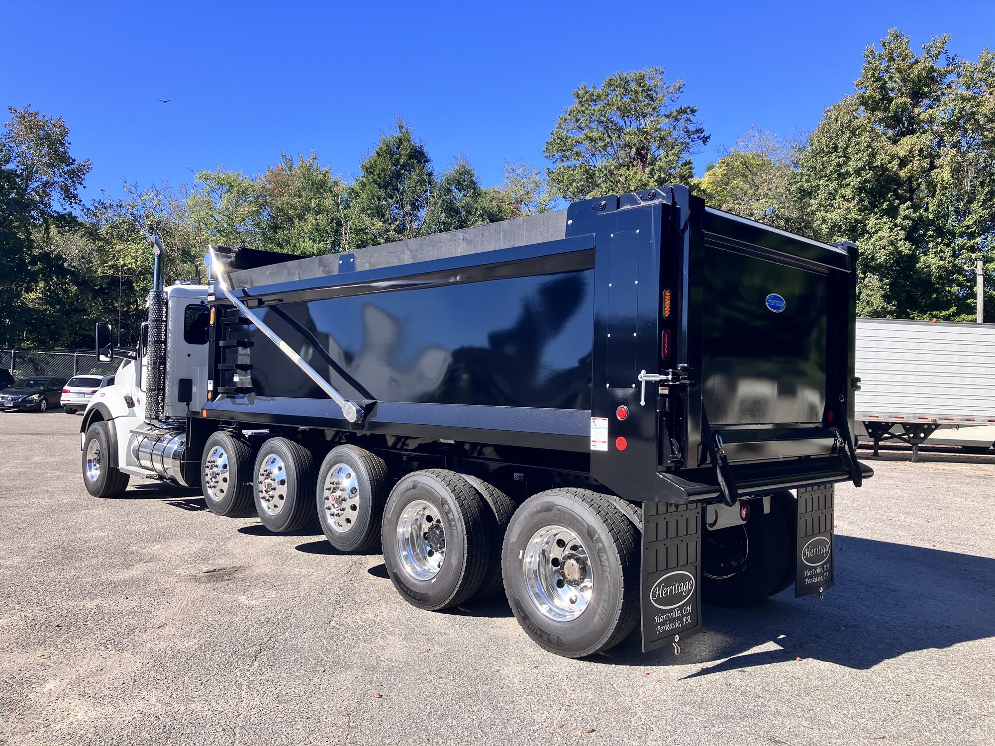 2026 Kenworth T880 - image 4 of 6