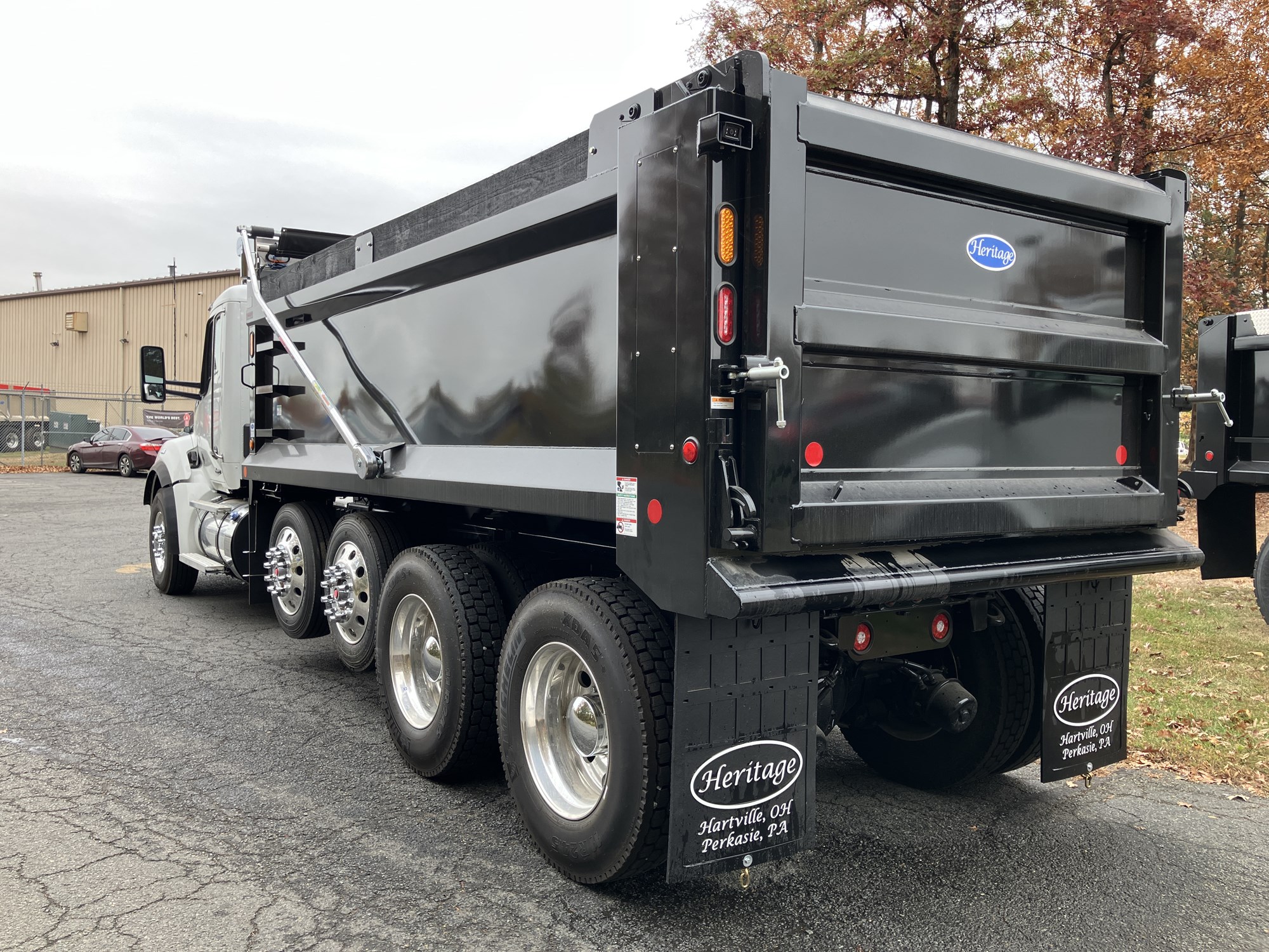 2026 Kenworth T880 - image 4 of 6