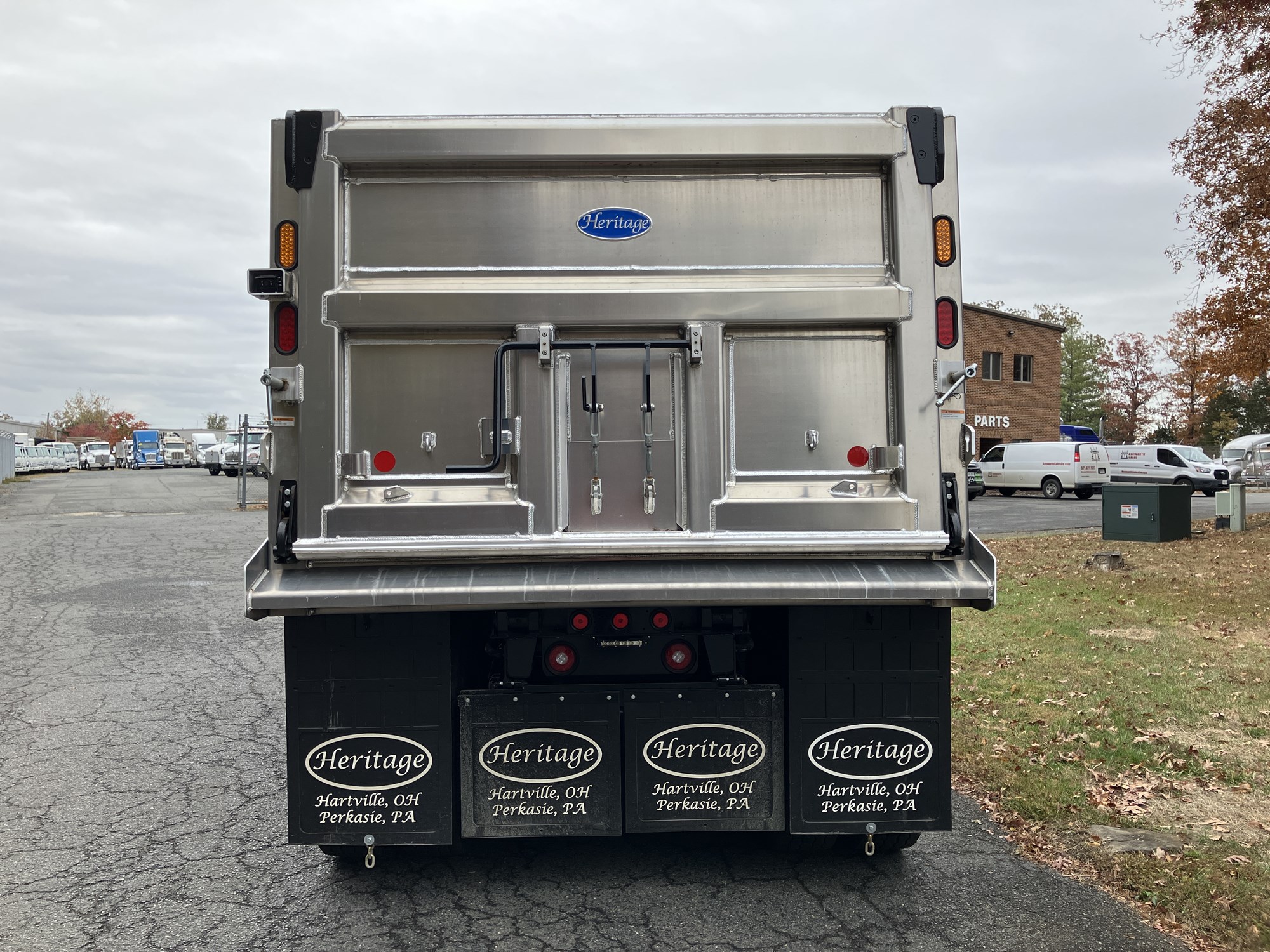 2026 Kenworth T880 - image 5 of 6