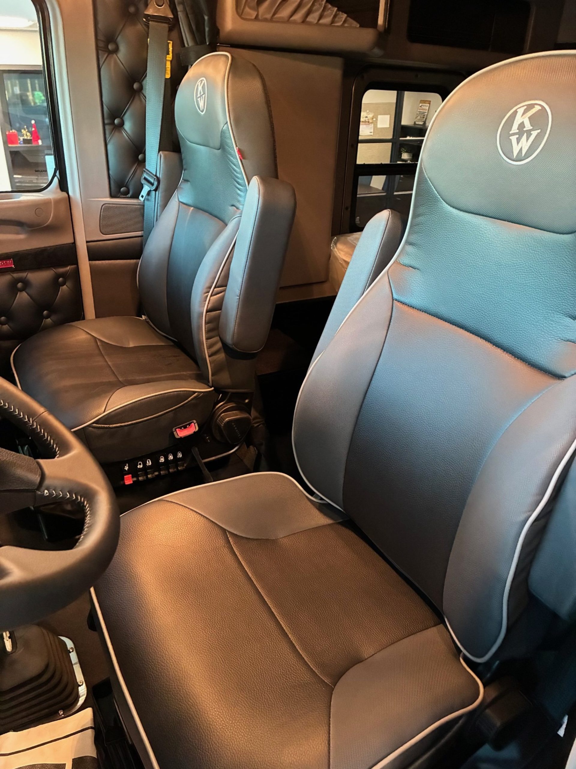 2026 Kenworth W900B TR216898-08 2026 Kenworth W900B TR216898-08