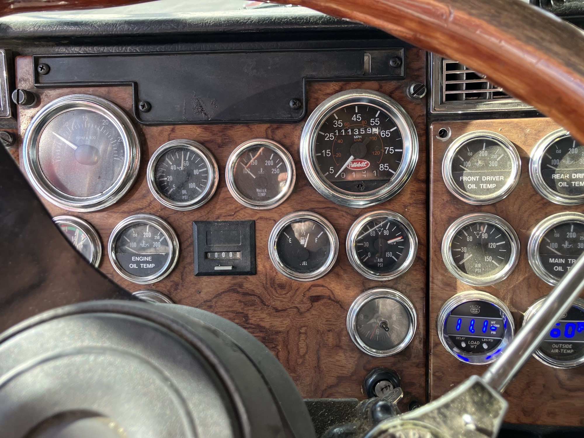 1997 Peterbilt 379 VD421761U-08 1997 Peterbilt 379 VD421761U-08