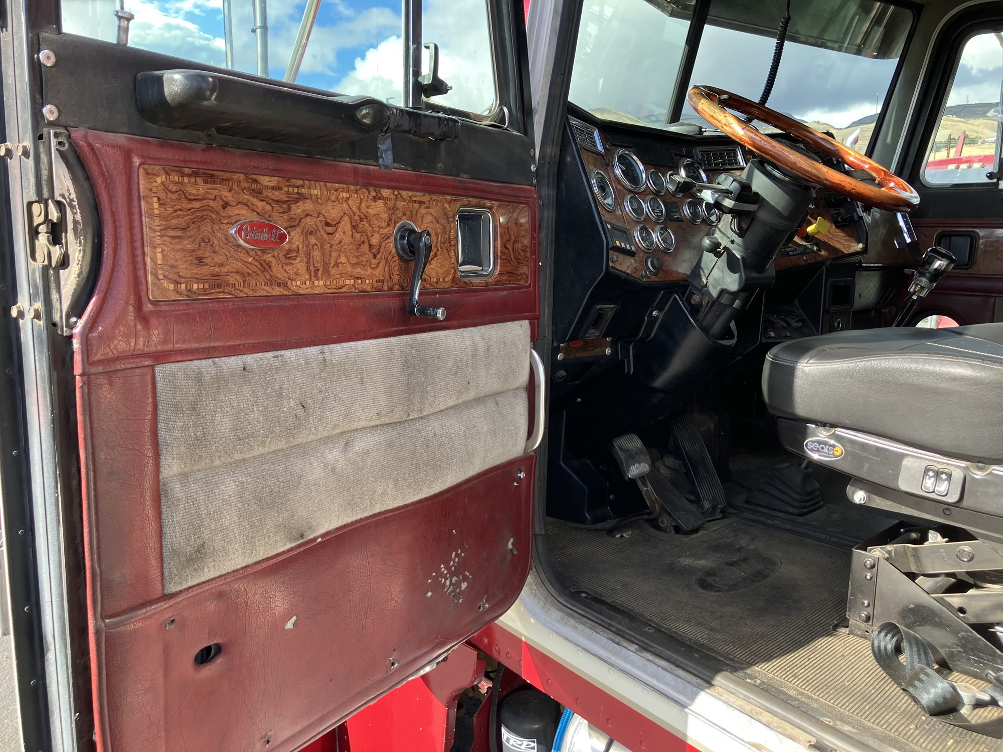 1997 Peterbilt 379 VD421761U-11 1997 Peterbilt 379 VD421761U-11