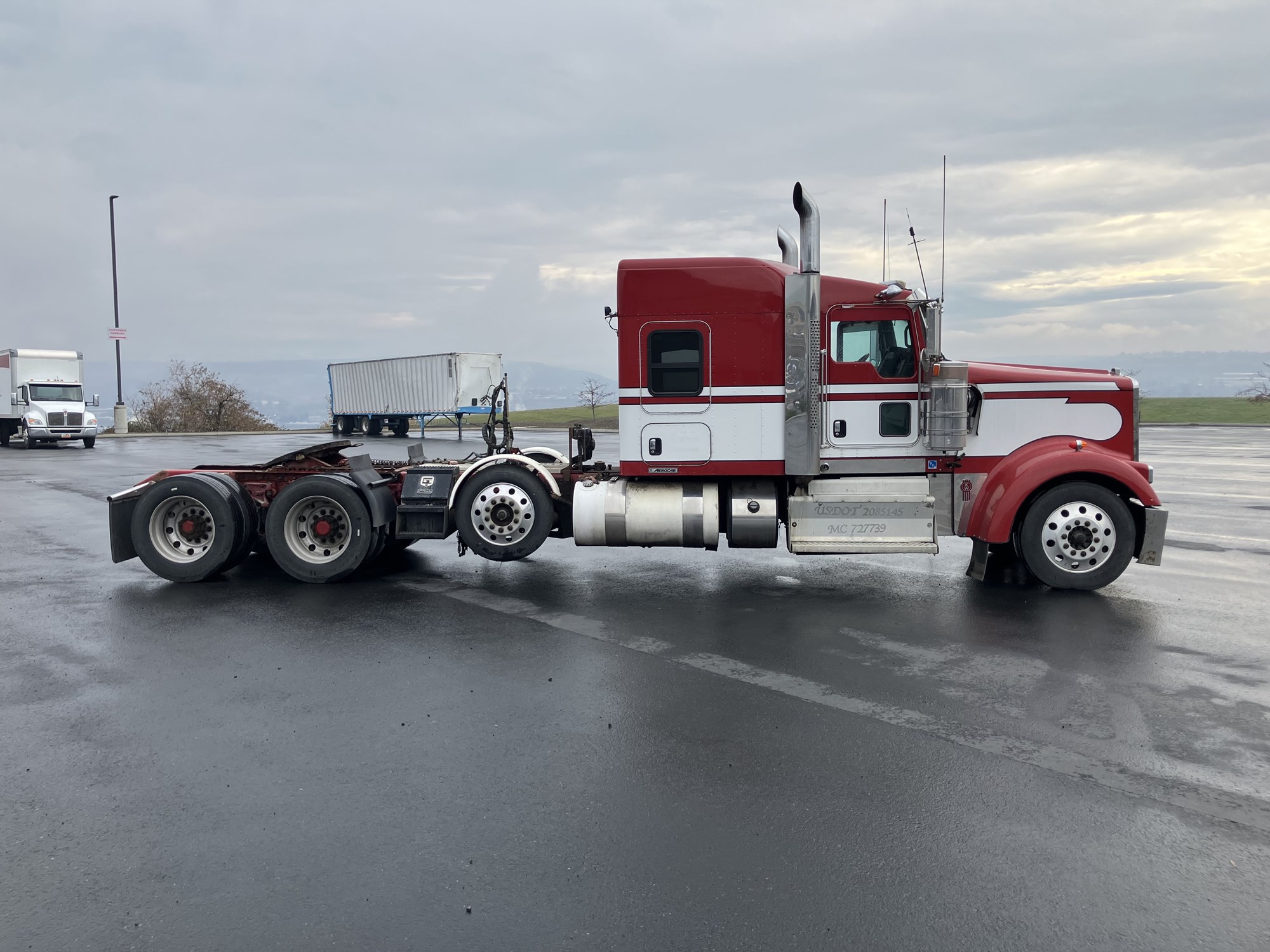 2013 Kenworth W900 2013 Kenworth W900 - image 2 of 6