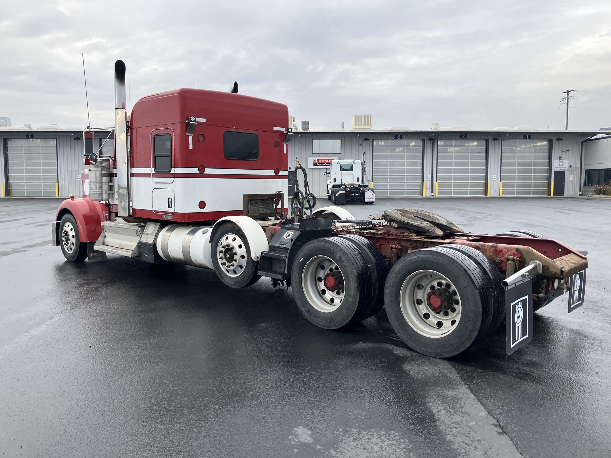 2013 Kenworth W900 2013 Kenworth W900 - image 4 of 6