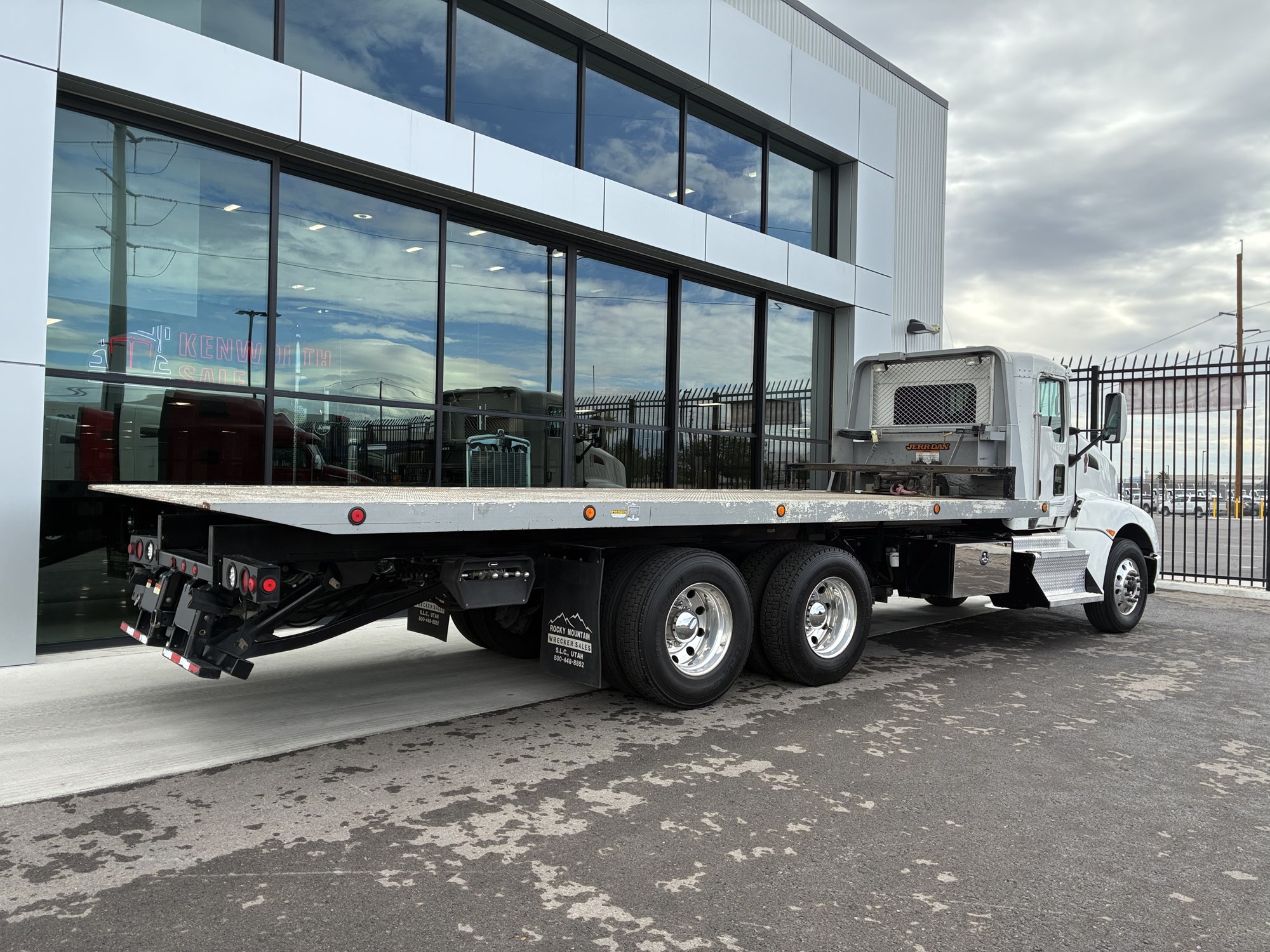 2013 Kenworth T660 2013 Kenworth T660 - image 3 of 6