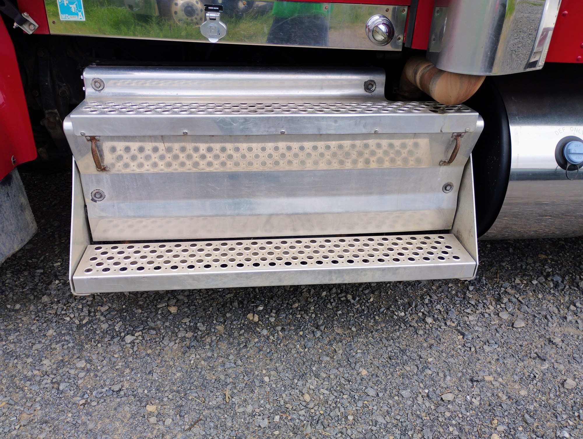 2014 Kenworth W900 - image 2 of 6