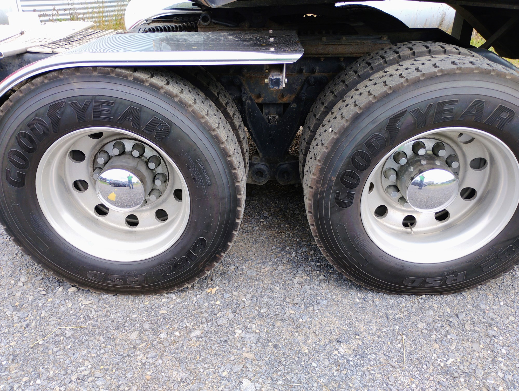 2014 Kenworth W900 - image 4 of 6