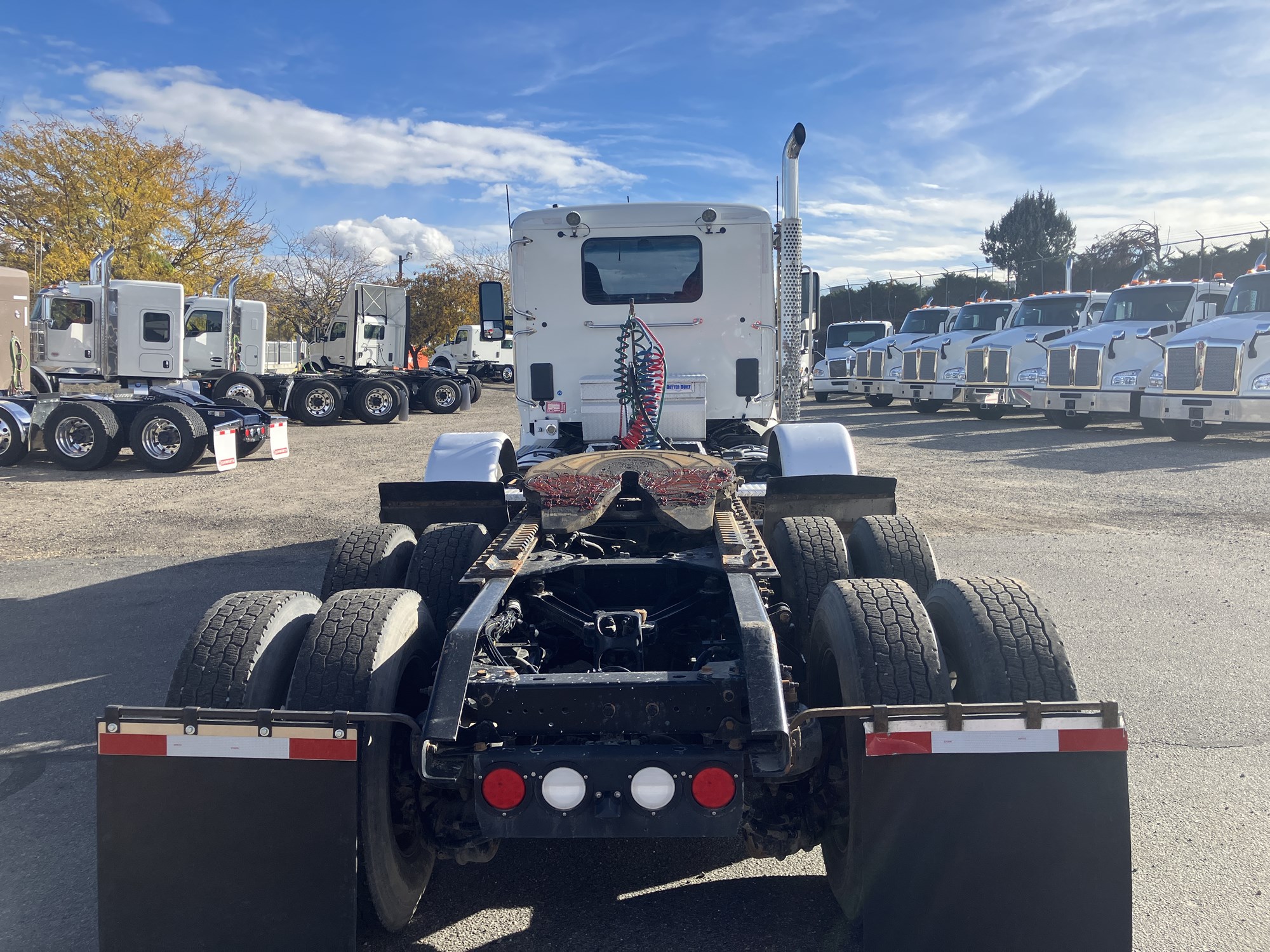 2017 Kenworth T680 - image 4 of 6