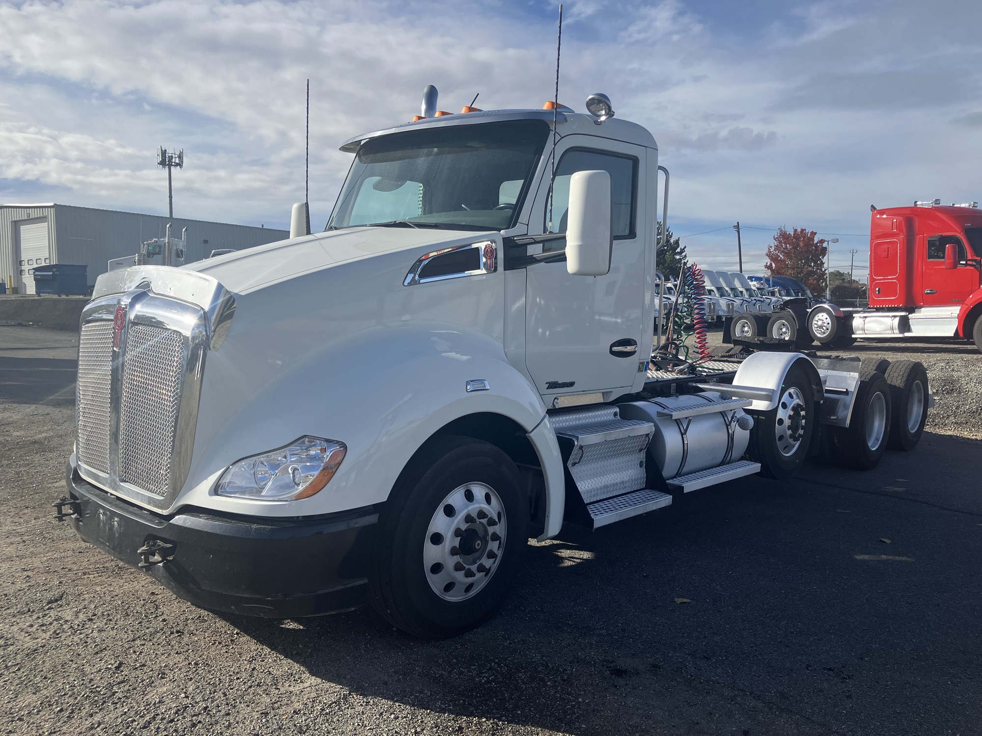 2017 Kenworth T680 - image 1 of 6