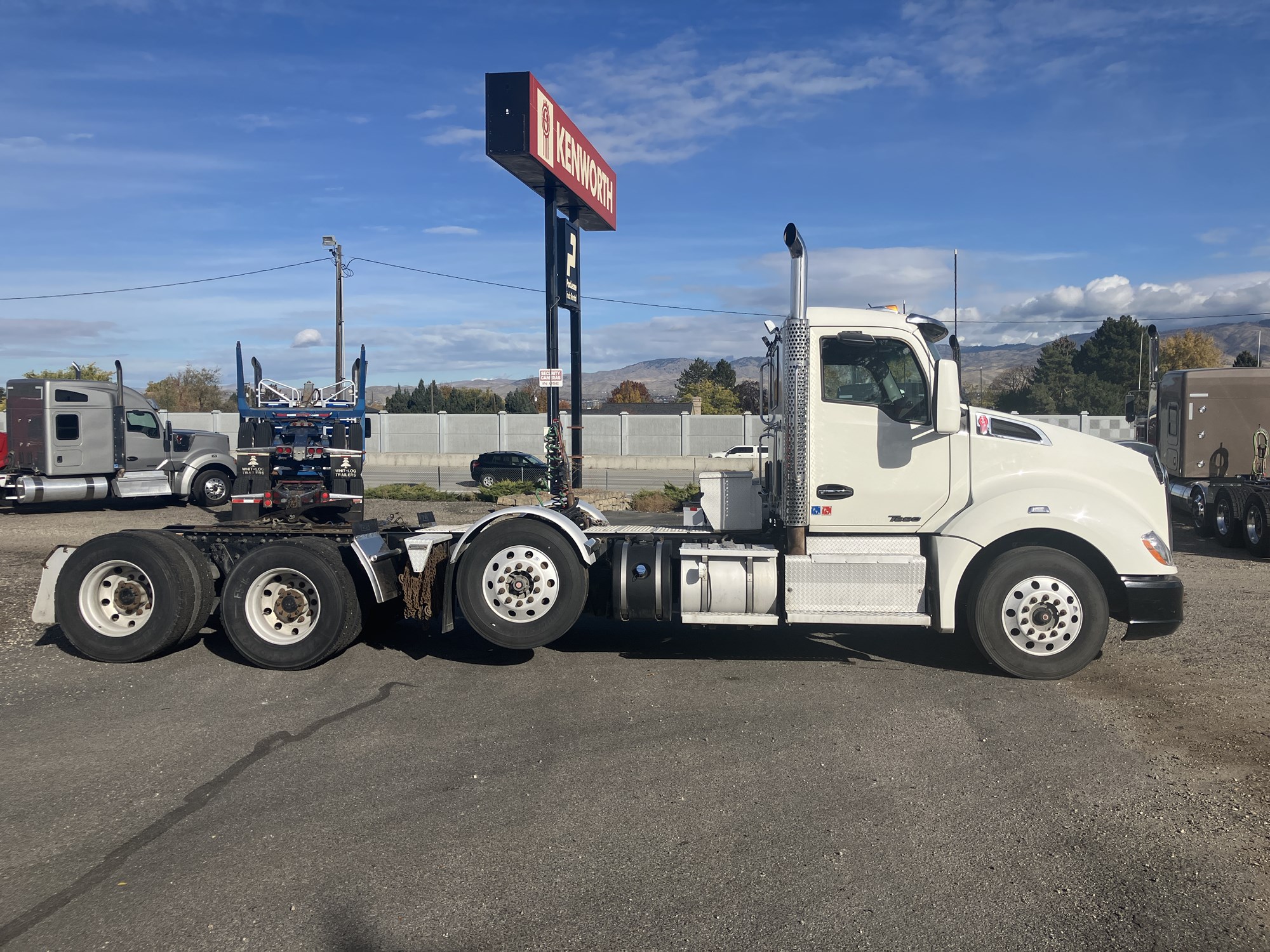 2017 Kenworth T680 - image 6 of 6