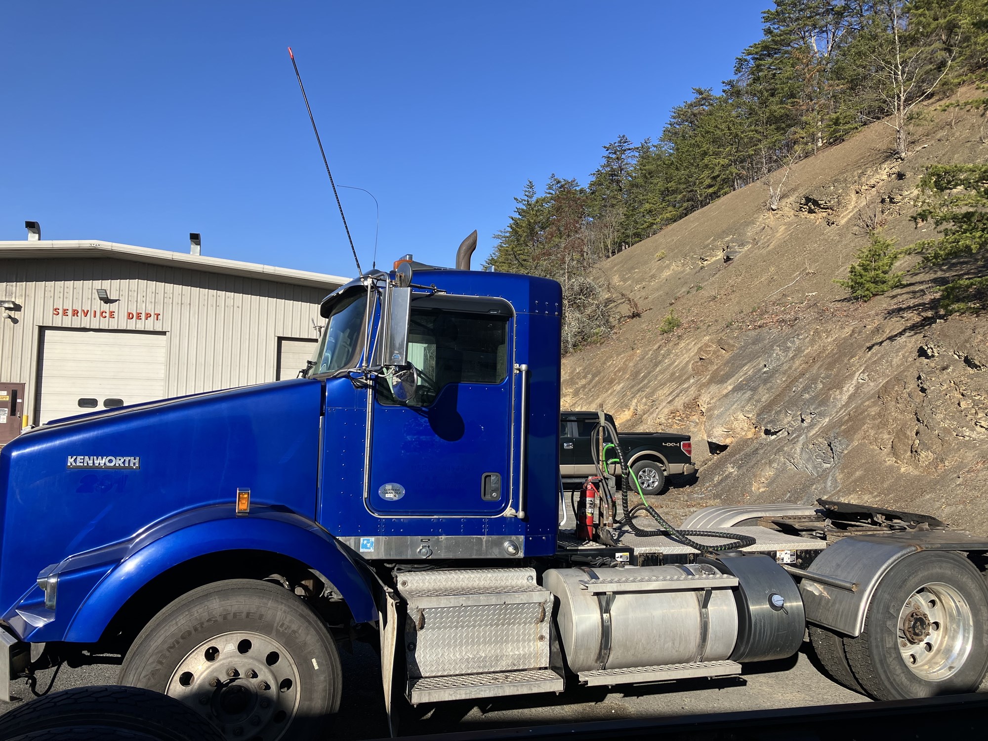 2018 Kenworth T800 - image 4 of 6