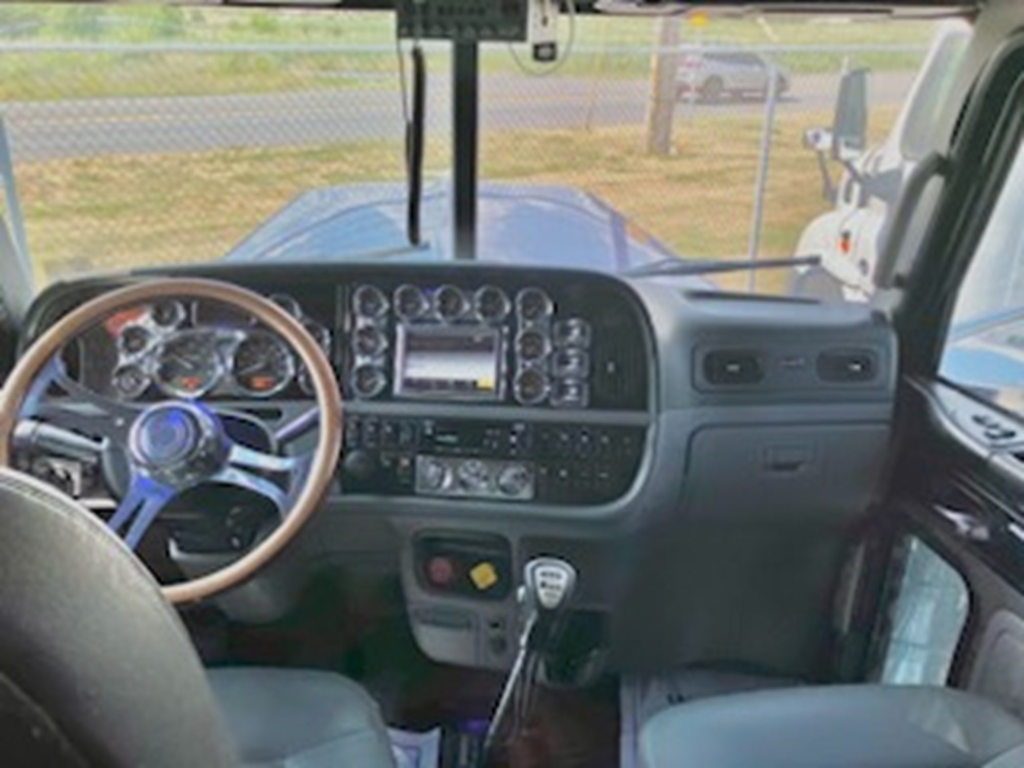 2019 Peterbilt 389 KD265590U-18 2019 Peterbilt 389 KD265590U-18