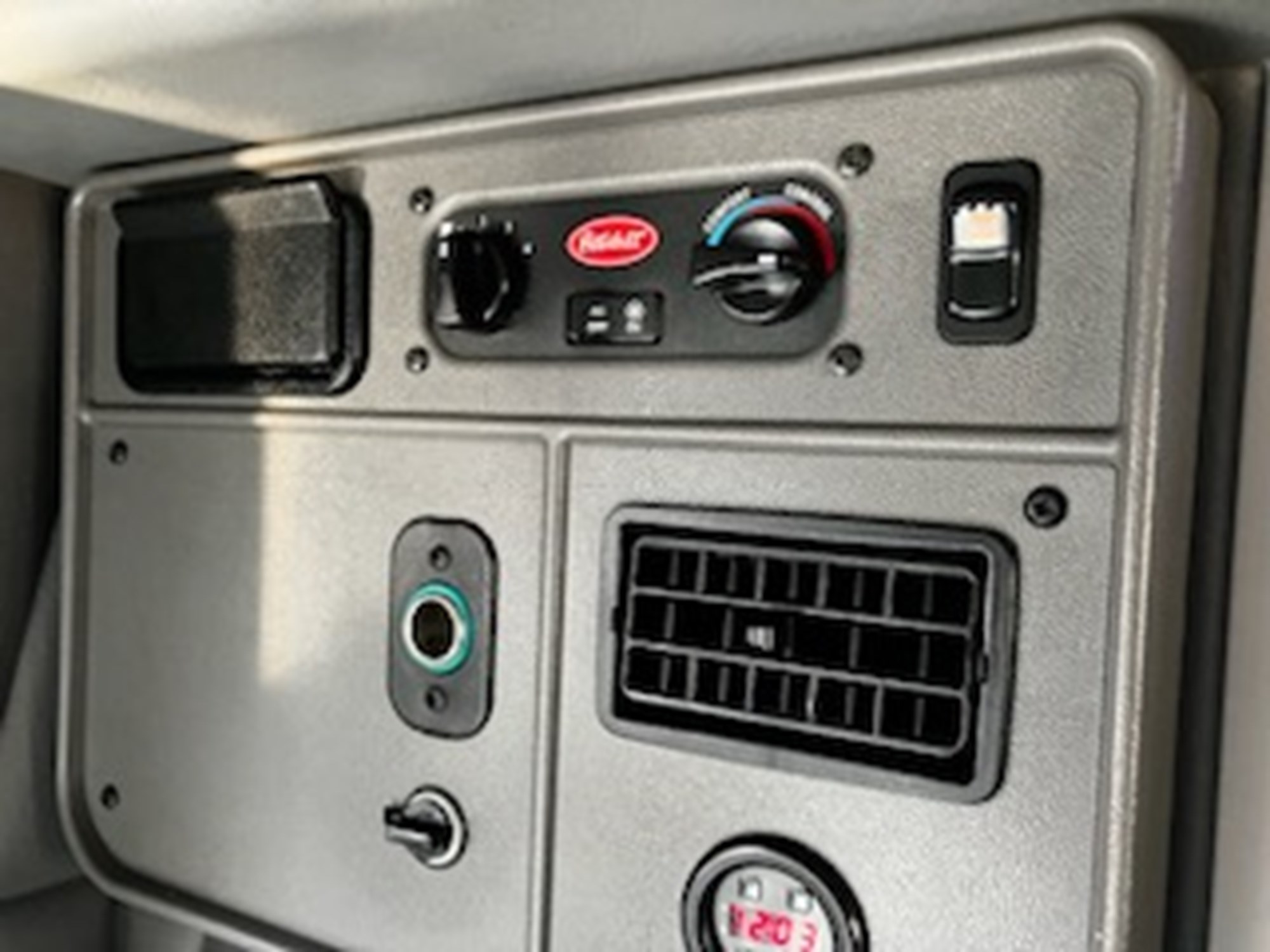 2019 Peterbilt 389 KD265590U-20 2019 Peterbilt 389 KD265590U-20