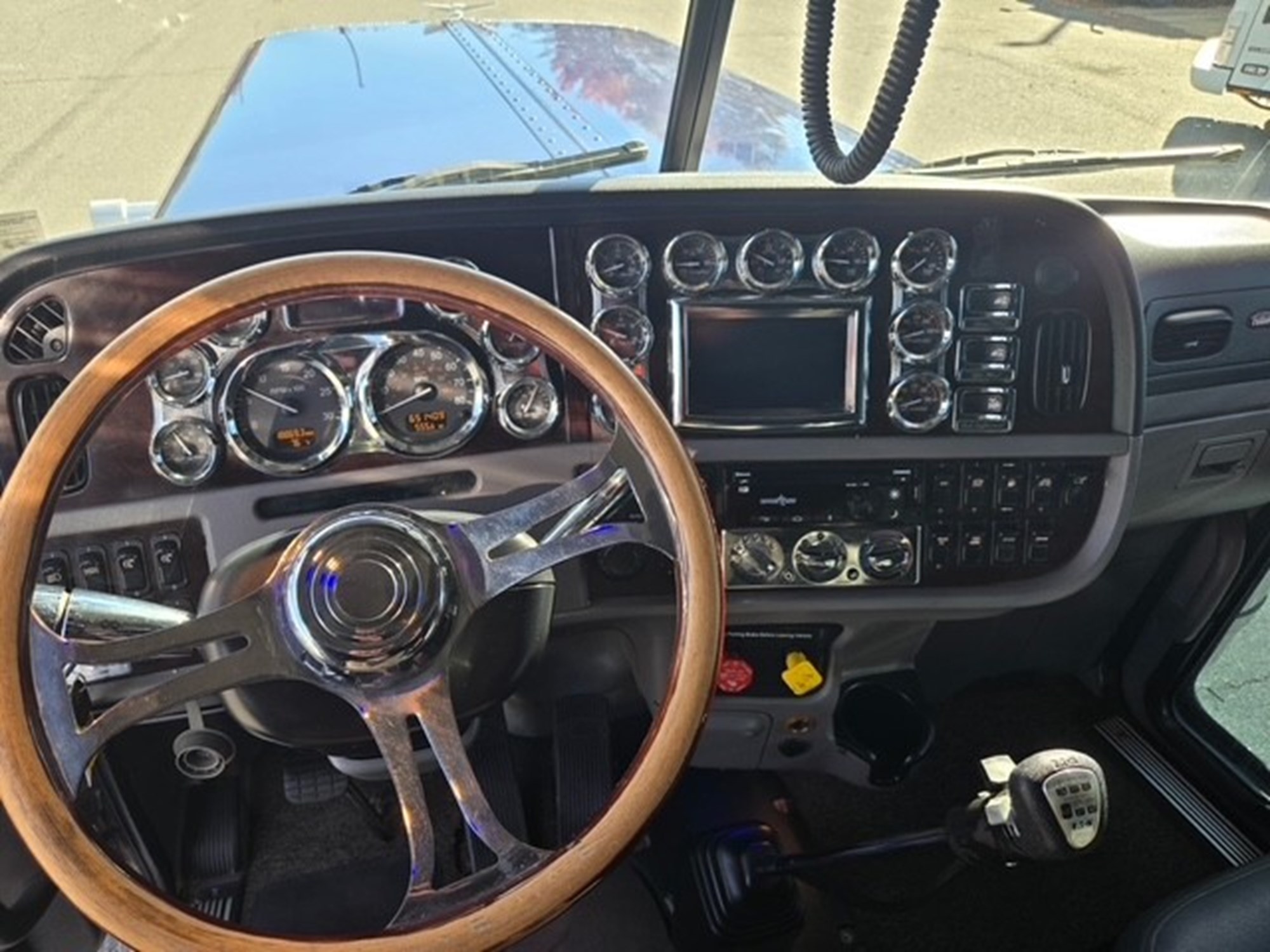 2019 Peterbilt 389 KD265590U-31 2019 Peterbilt 389 KD265590U-31