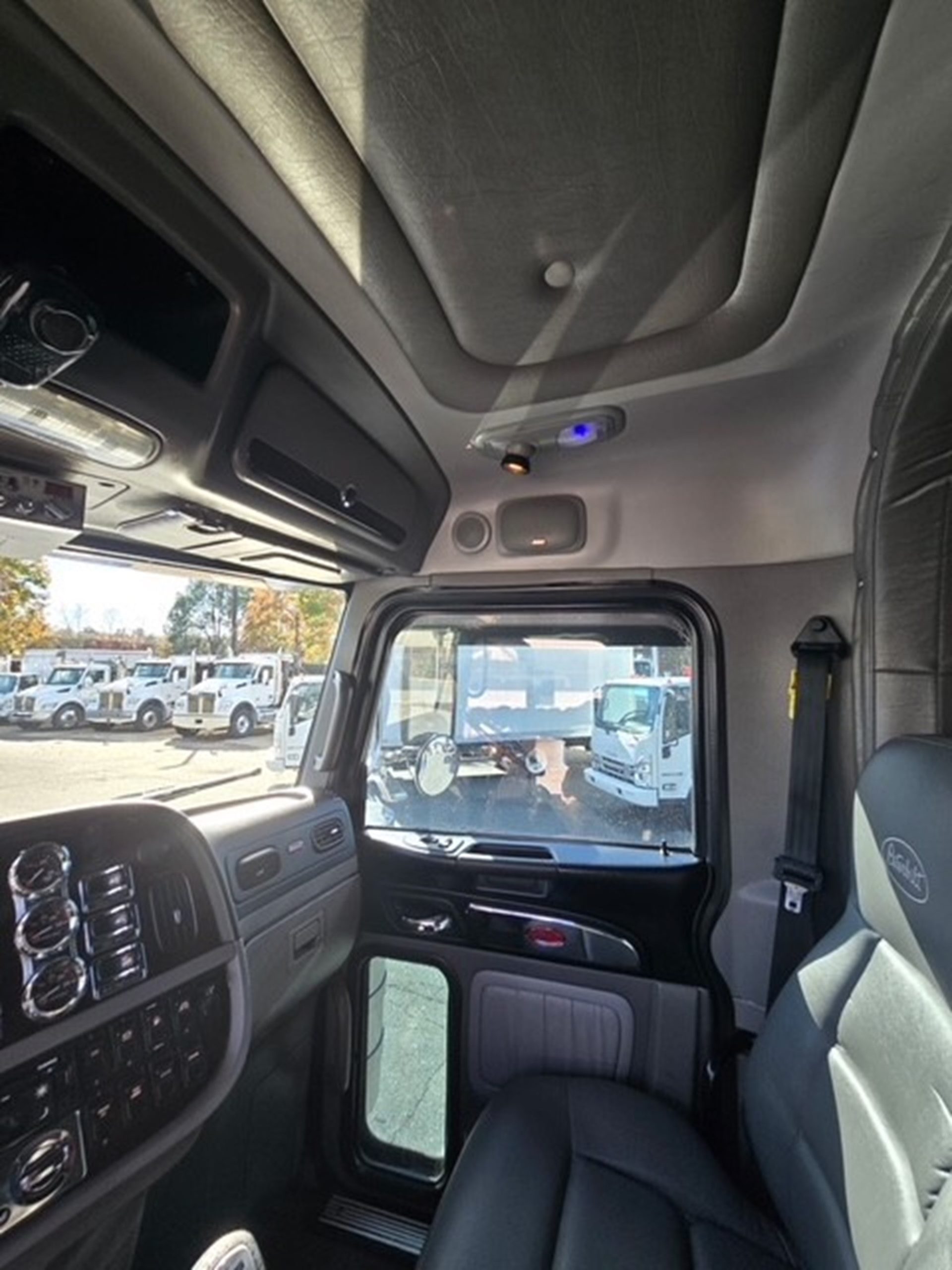 2019 Peterbilt 389 KD265590U-37 2019 Peterbilt 389 KD265590U-37