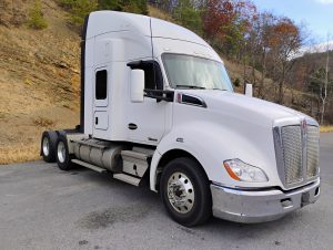 2019 Kenworth T680 KJ244433U-01