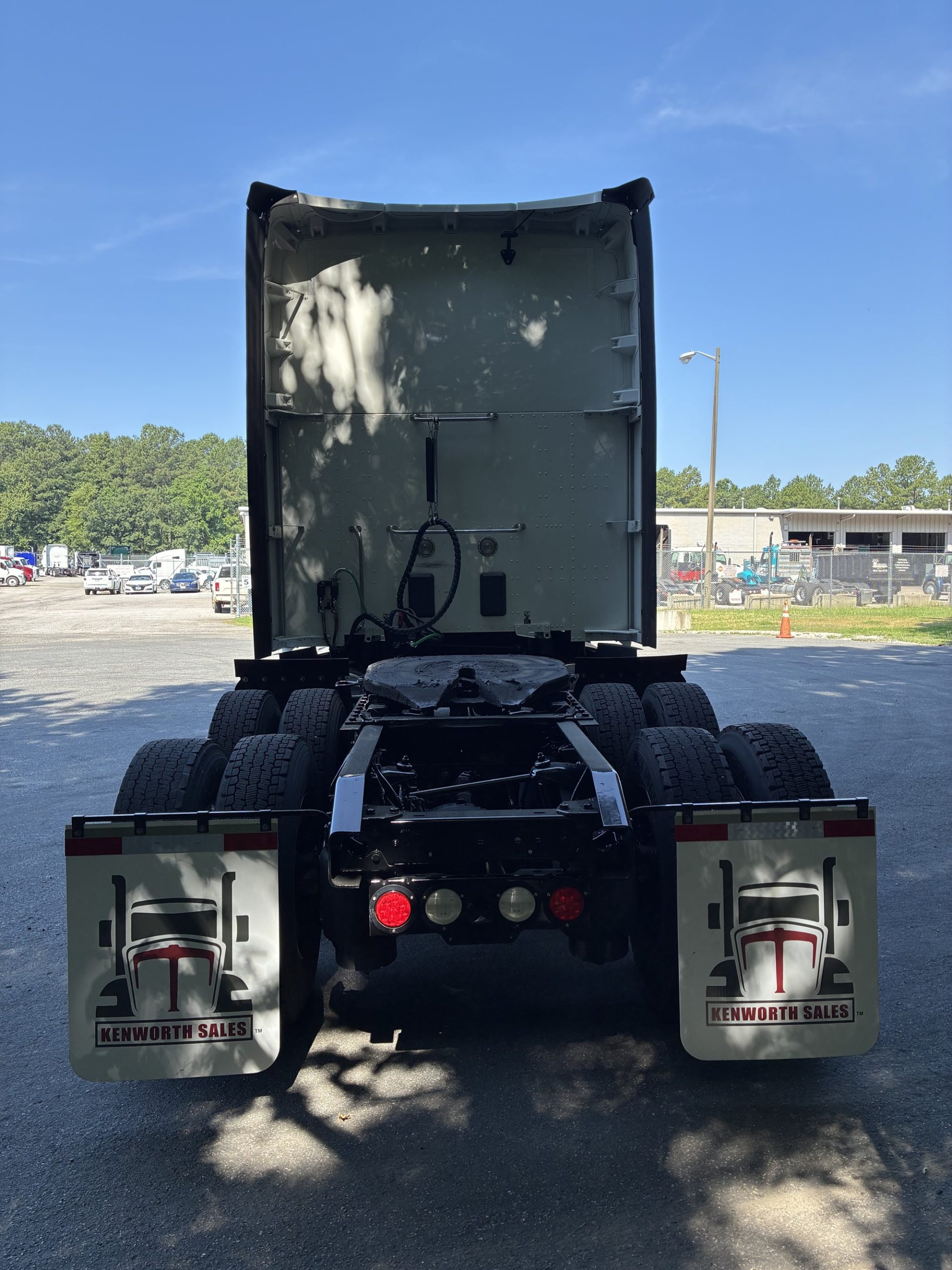 2020 Kenworth T680 - image 6 of 6