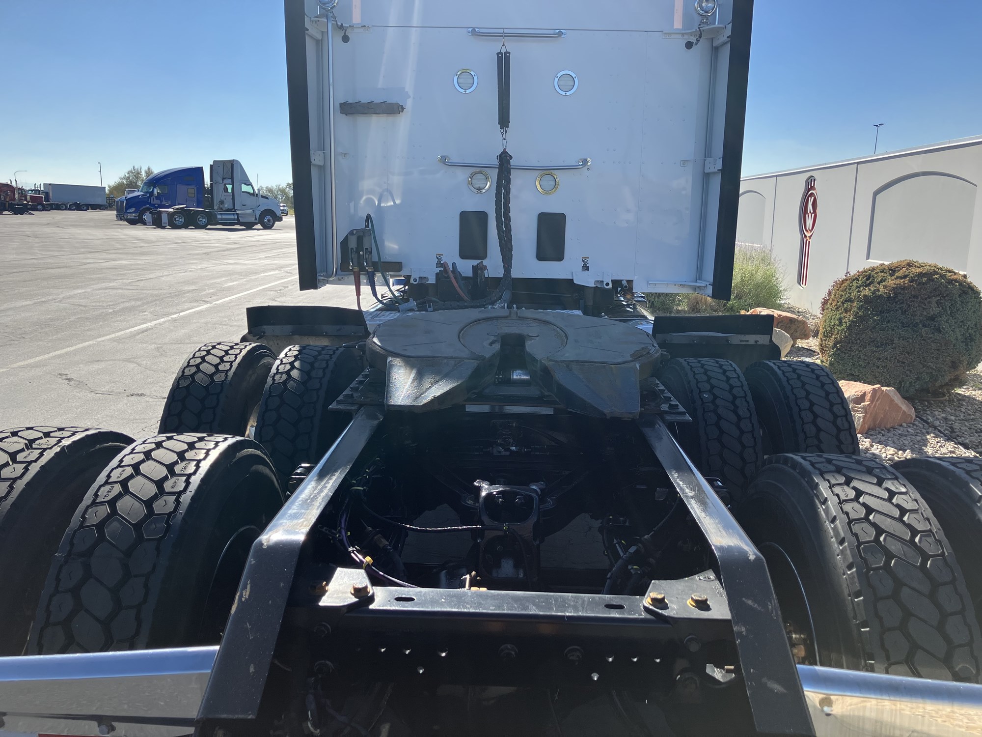 2020 Kenworth T680 - image 6 of 6