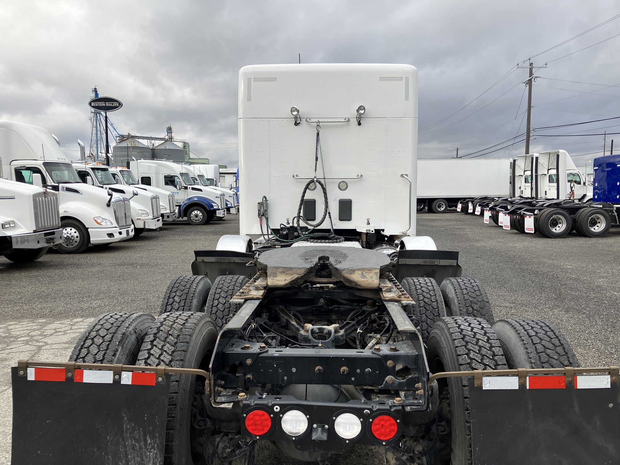 2020 Kenworth T880 2020 Kenworth T880 - image 4 of 6