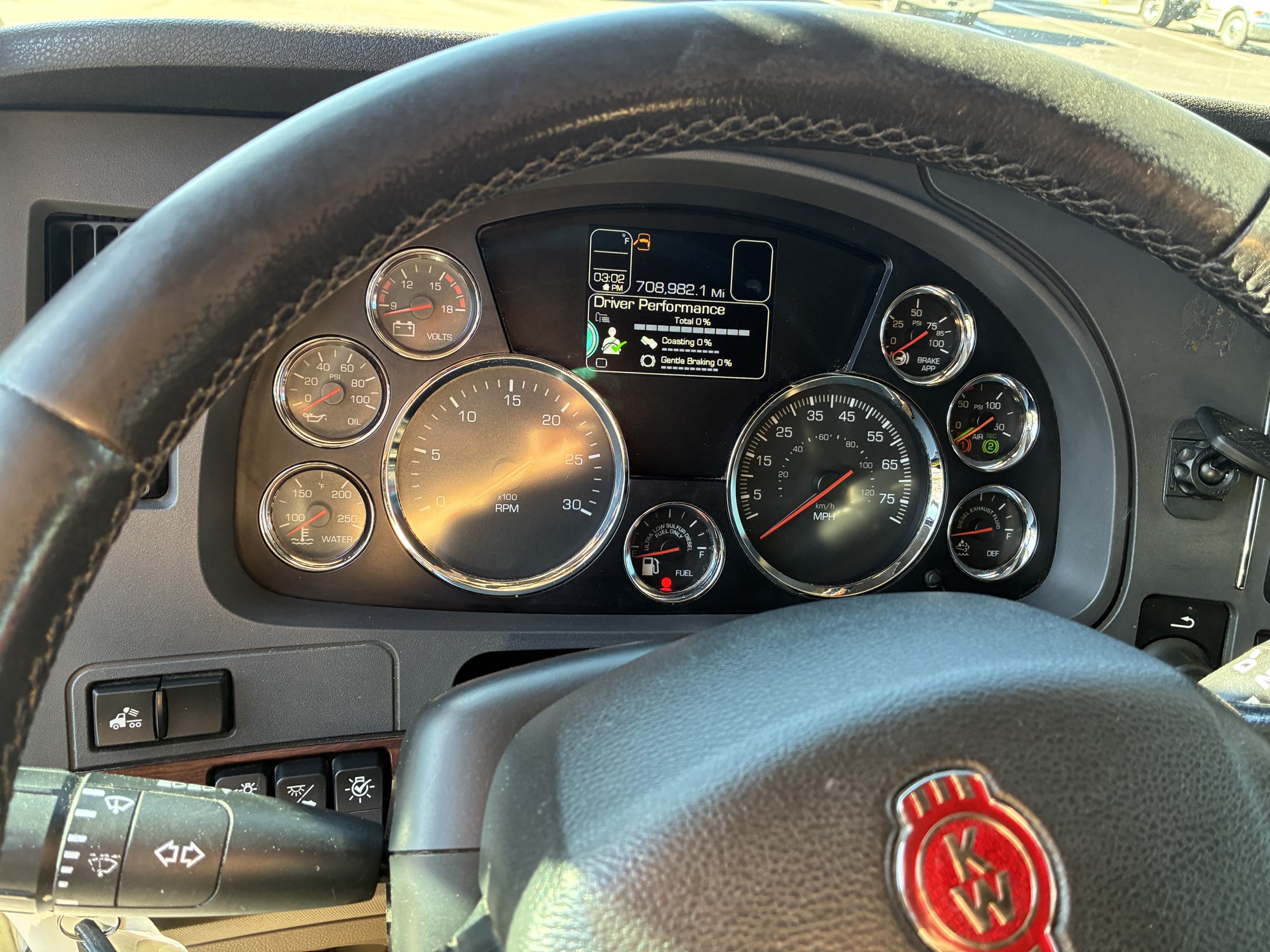 2020 Kenworth T680 2020 Kenworth T680 - image 1 of 6