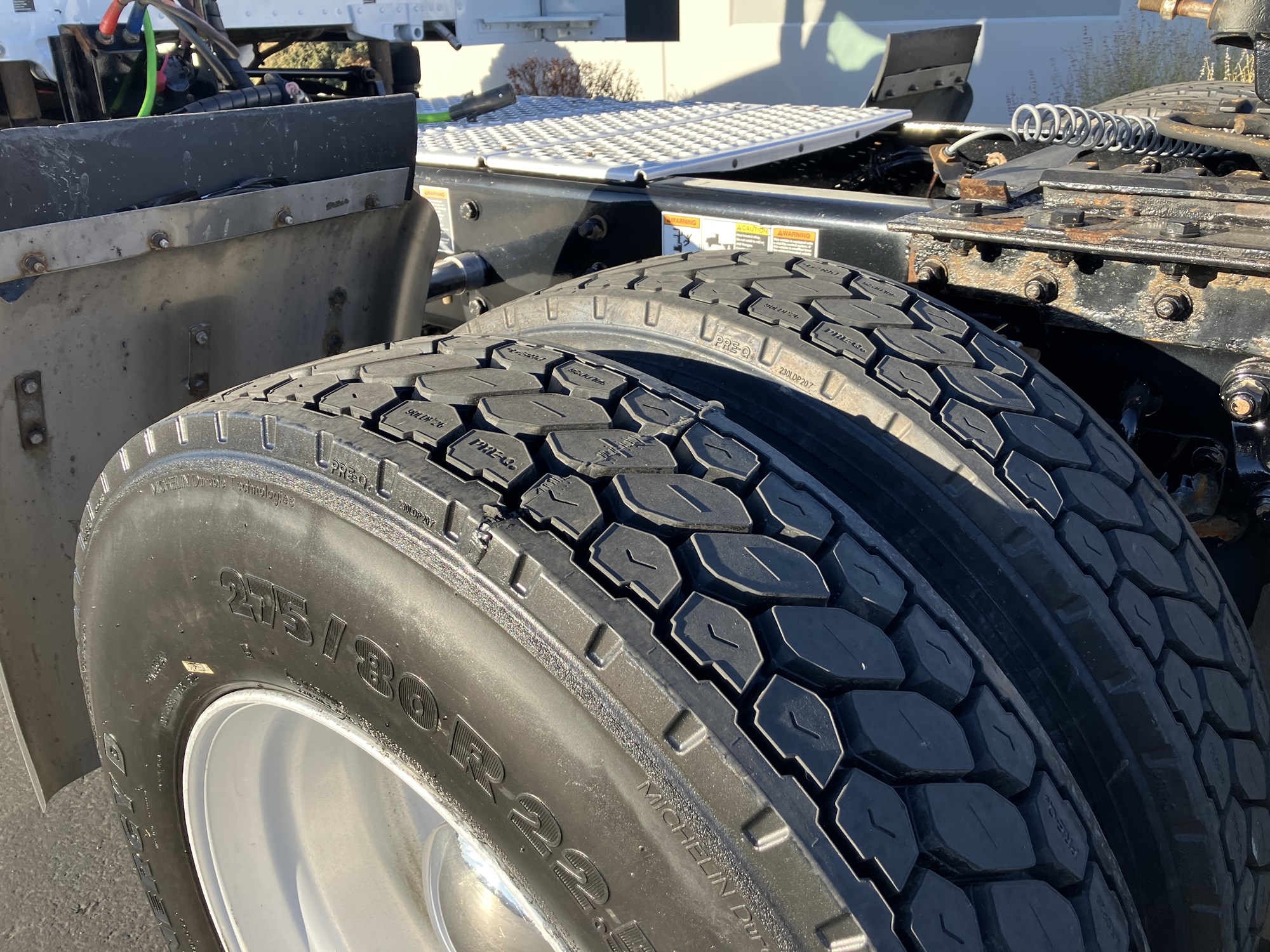 2020 Kenworth T680 - image 4 of 6