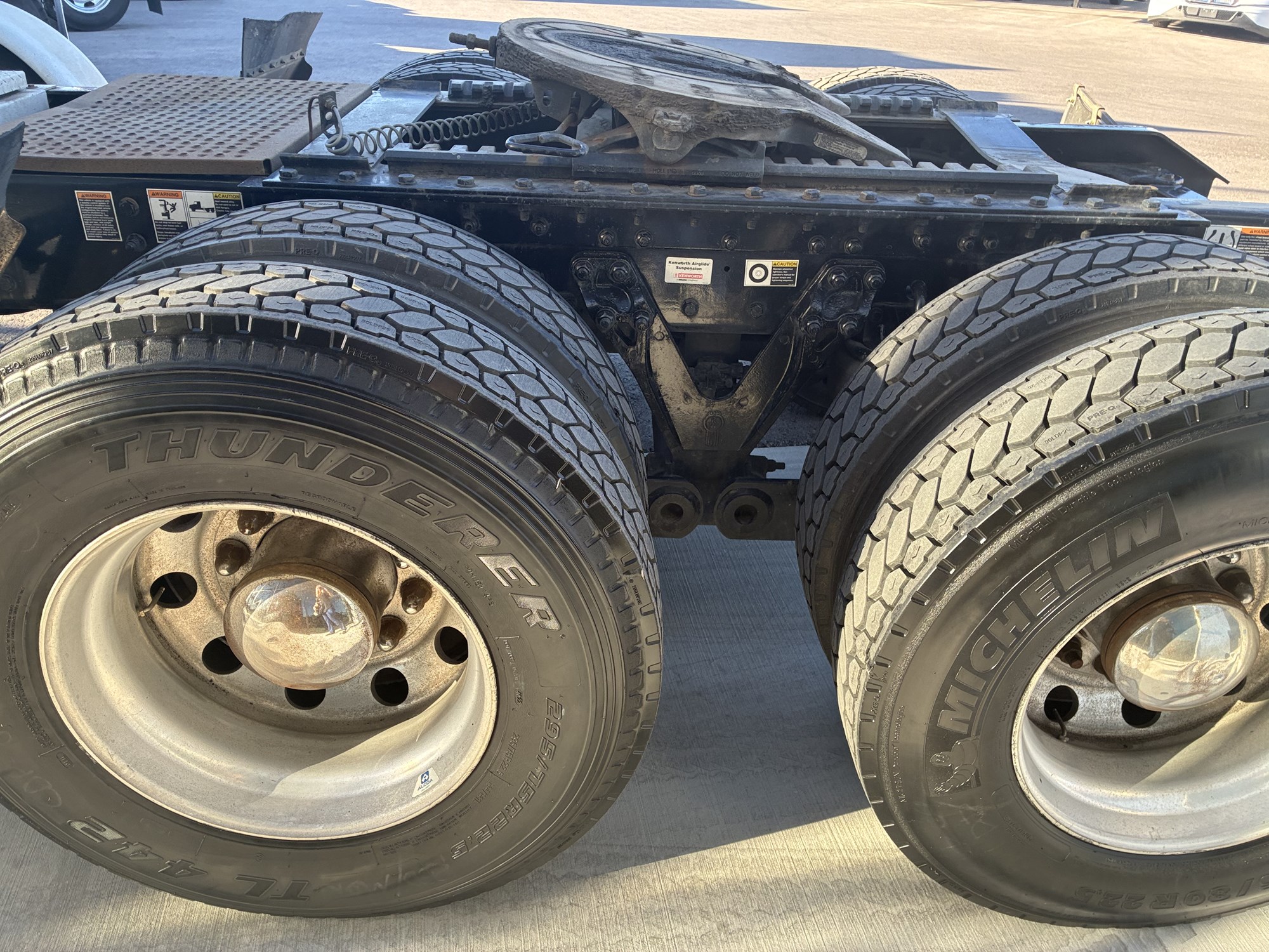 2020 Kenworth T680 - image 6 of 6