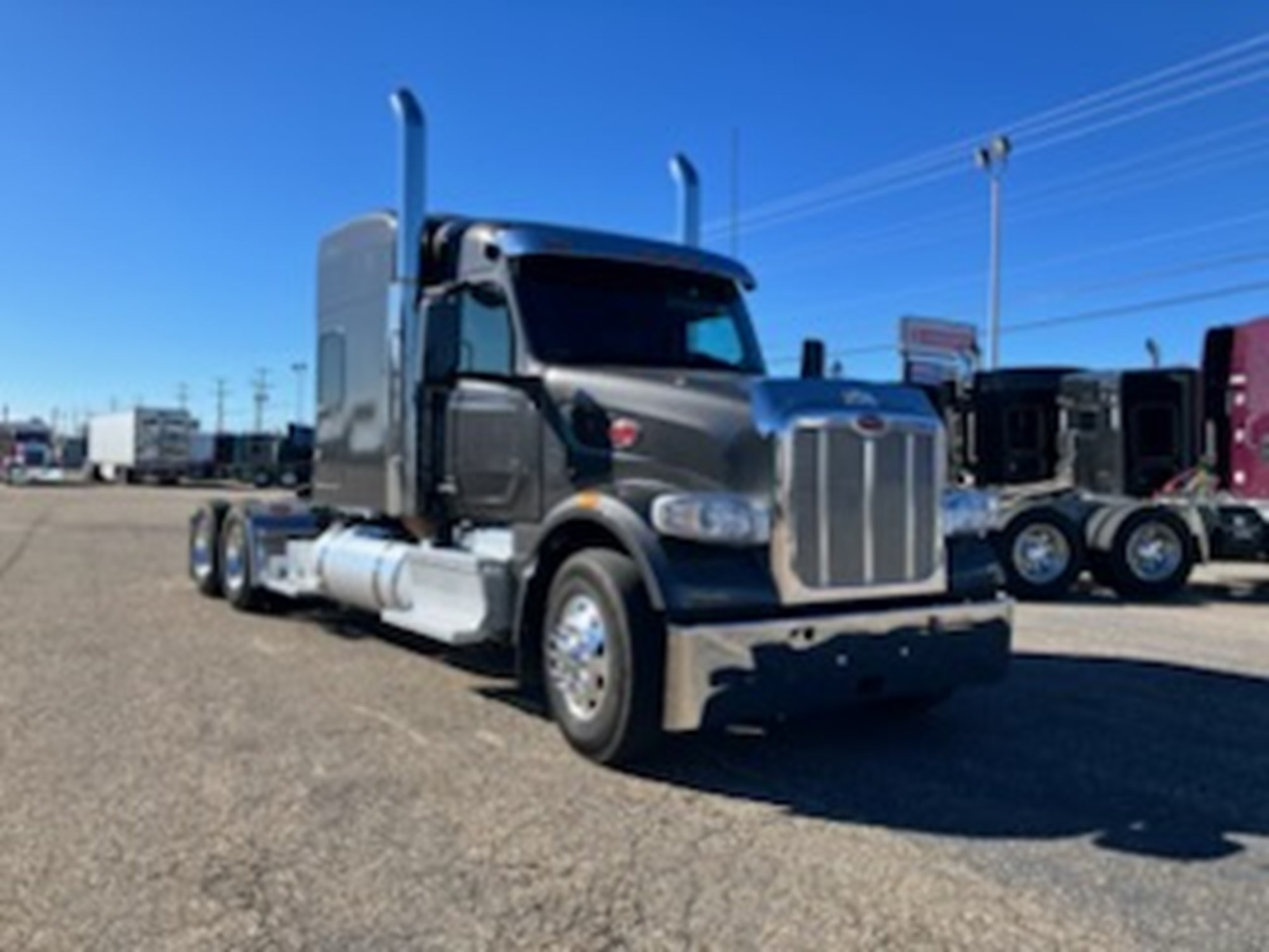2022 Peterbilt 567 - image 3 of 6