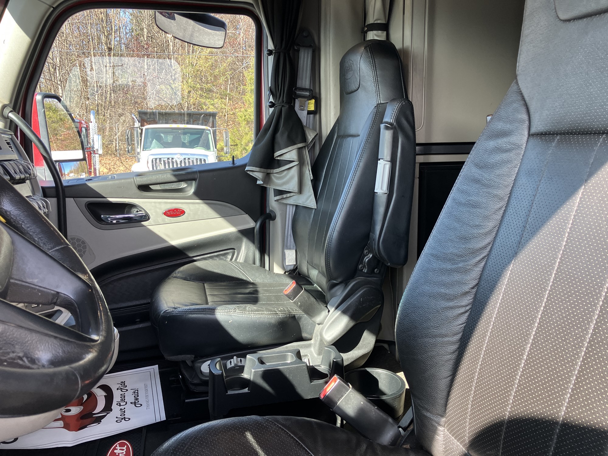 2022 Peterbilt 579 ND802288U-10 2022 Peterbilt 579 ND802288U-10