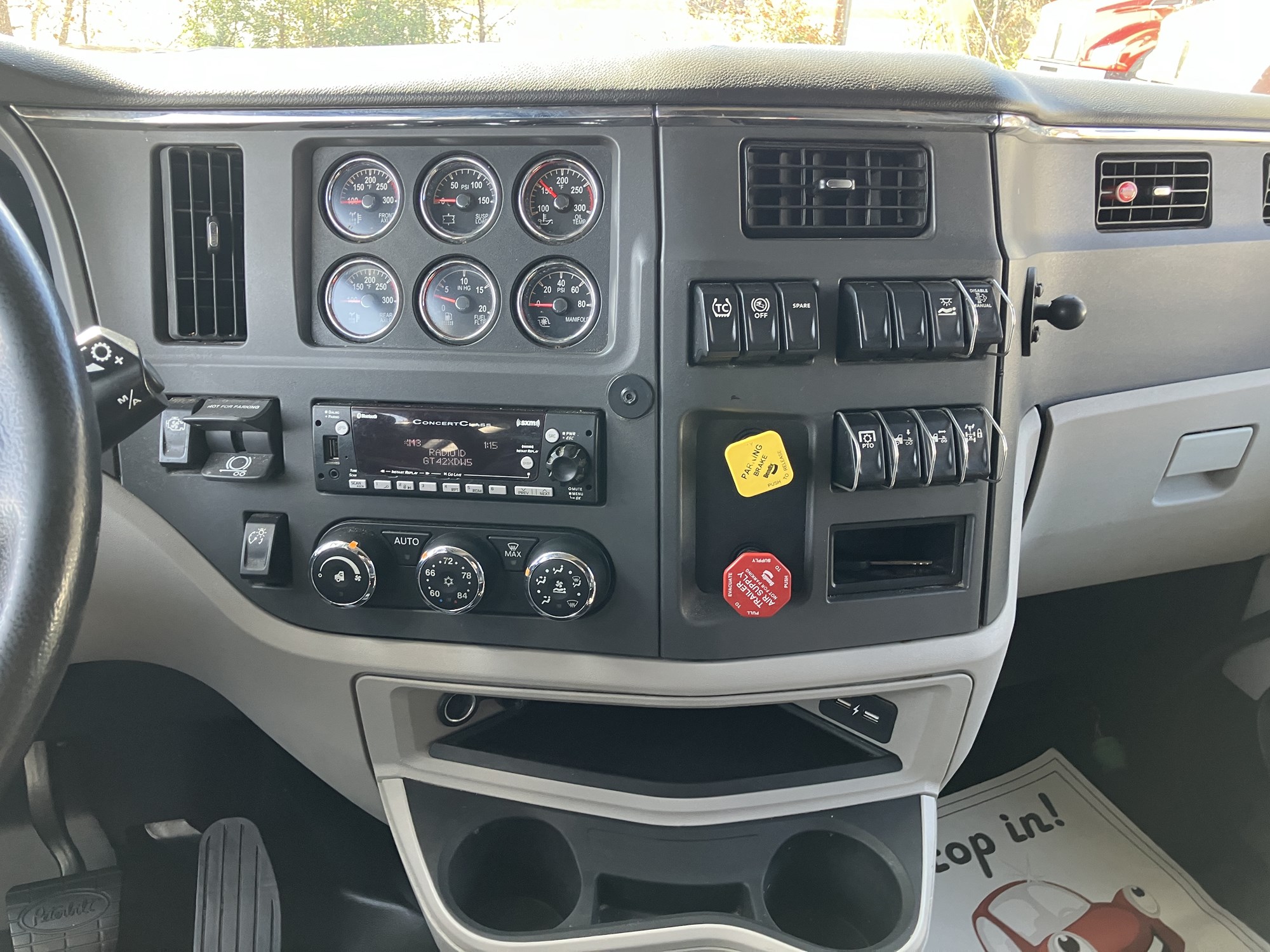 2022 Peterbilt 579 ND802288U-14 2022 Peterbilt 579 ND802288U-14