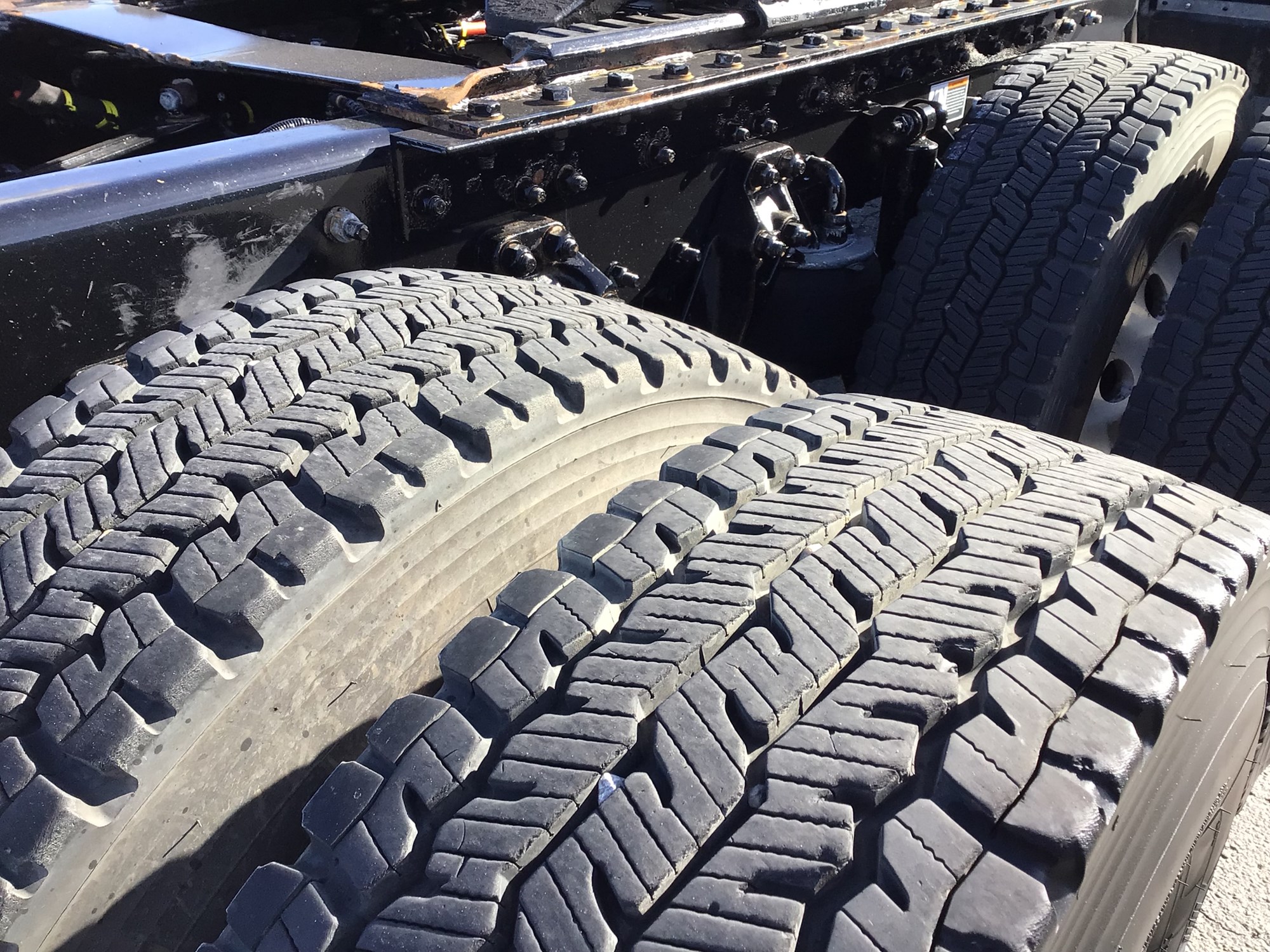 2022 Kenworth T880 - image 6 of 6