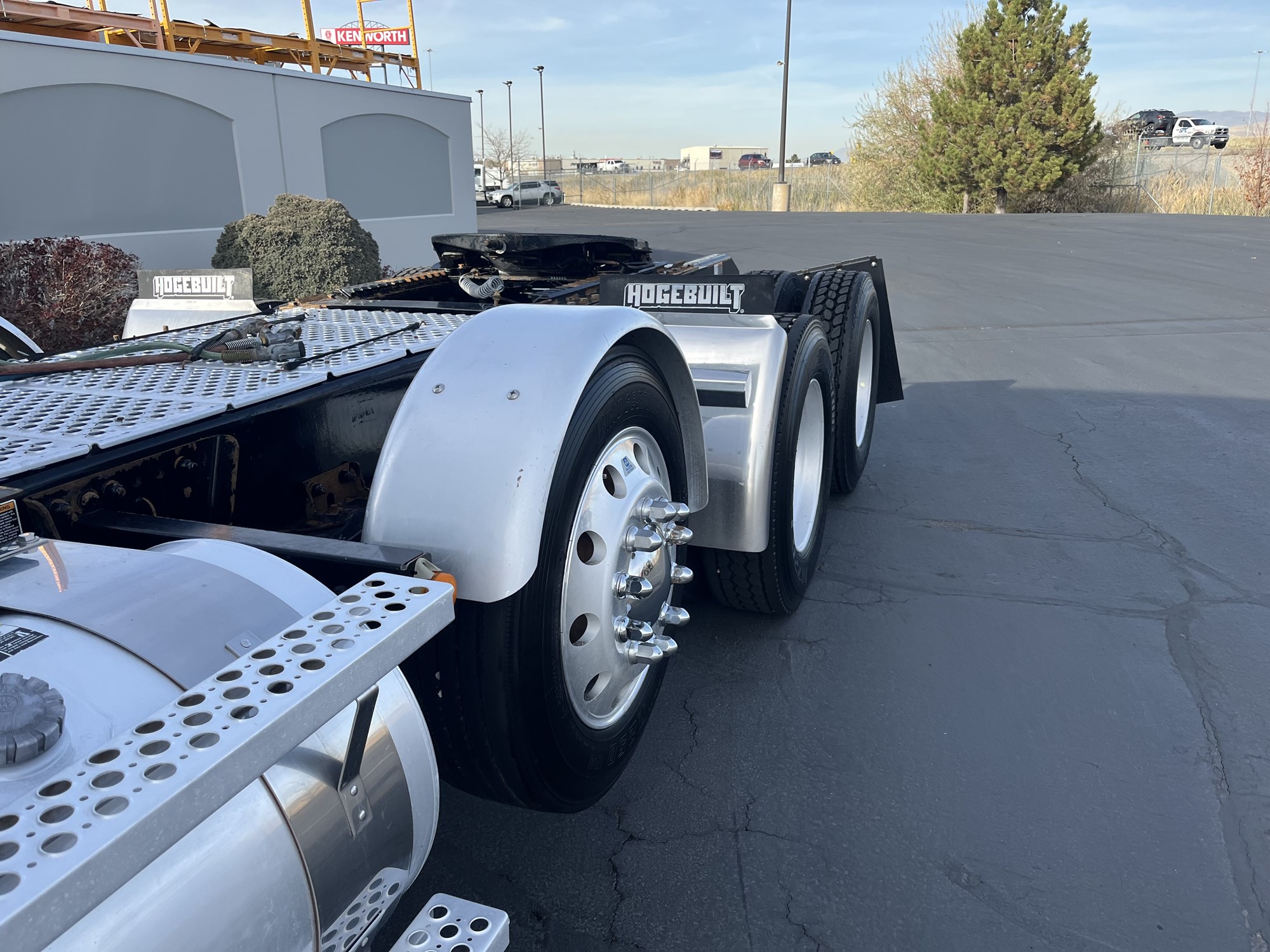 2022 Kenworth T880 2022 Kenworth T880 - image 5 of 6