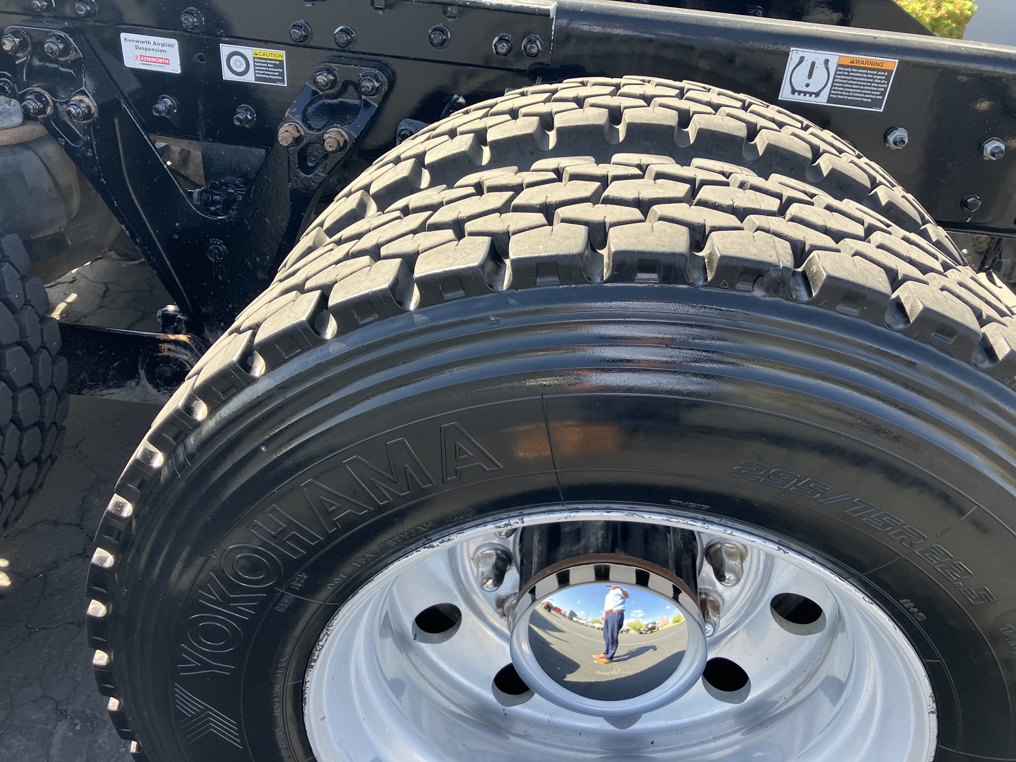 2022 Kenworth T880 2022 Kenworth T880 - image 5 of 6