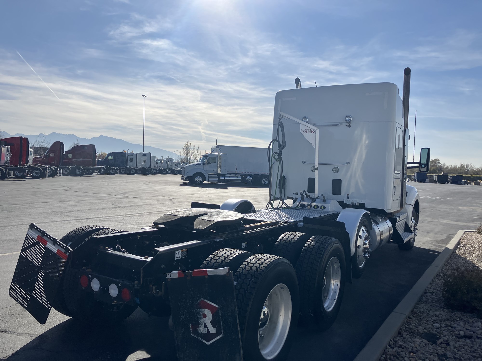 2022 Kenworth T880 2022 Kenworth T880 - image 5 of 6
