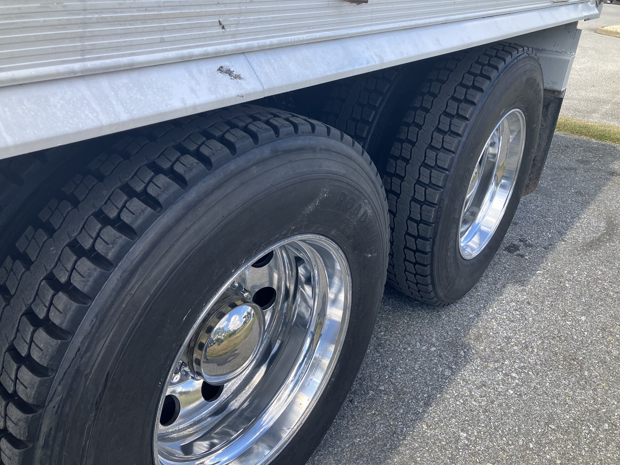 2023 Kenworth T800 - image 5 of 6