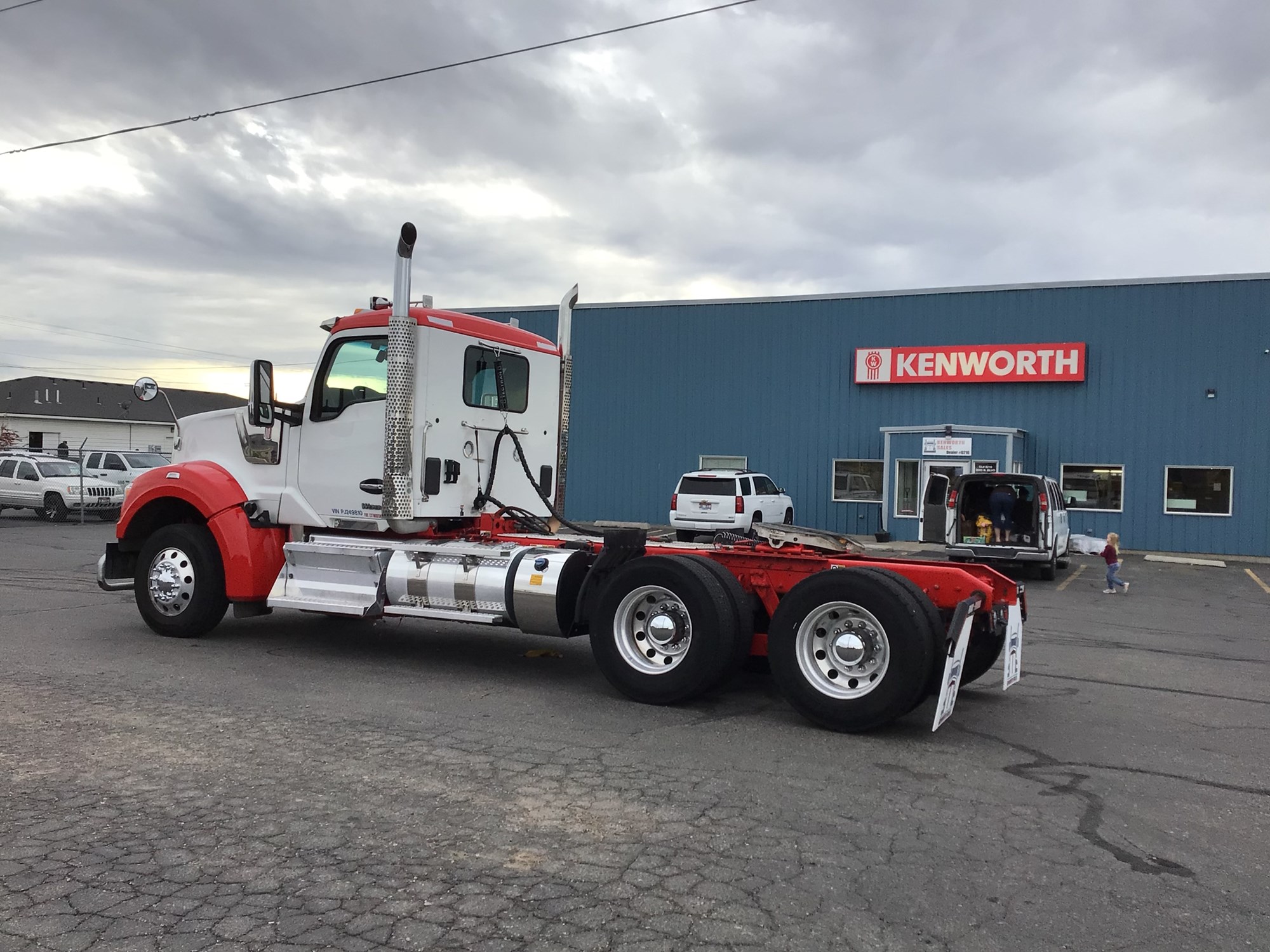 2022 Kenworth W990 2022 Kenworth W990 - image 2 of 6