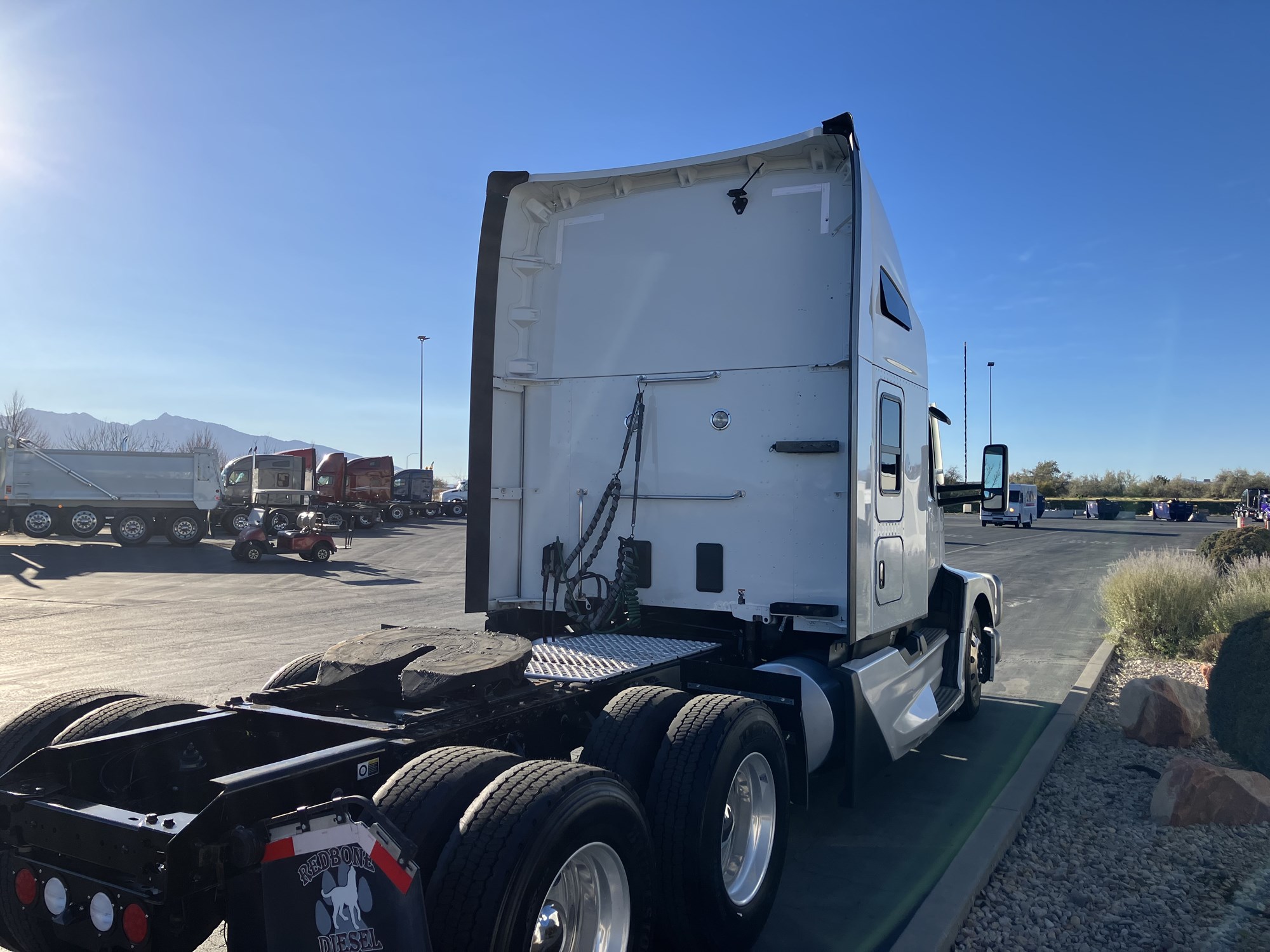 2023 Kenworth T680 Next Gen 2023 Kenworth T680 Next Gen - image 5 of 6